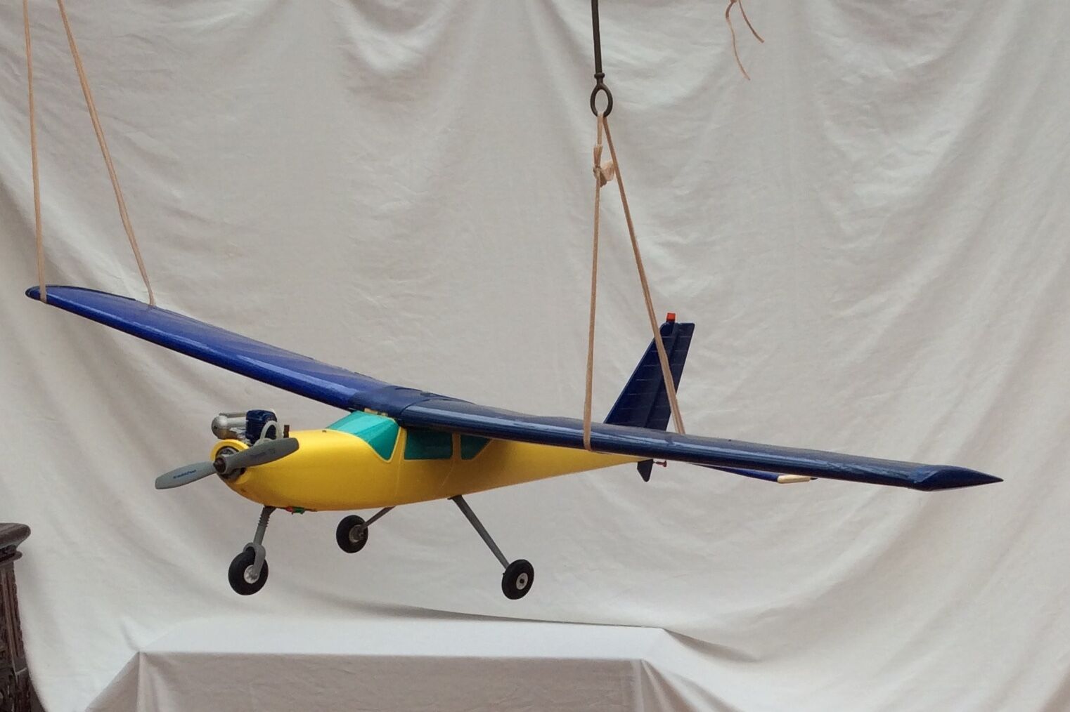 Model airplane circa 1980 years with gasoline engine in plastic dimension H-25cm- L-105- Pr-170