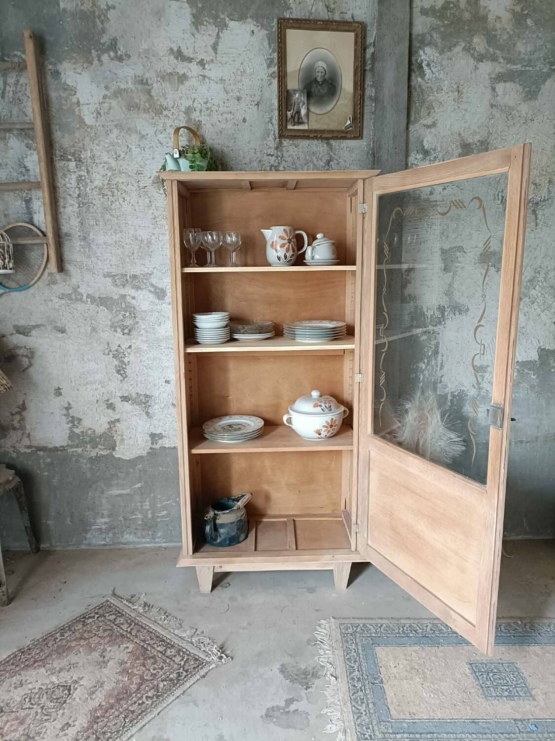 Bonnetière vitrine