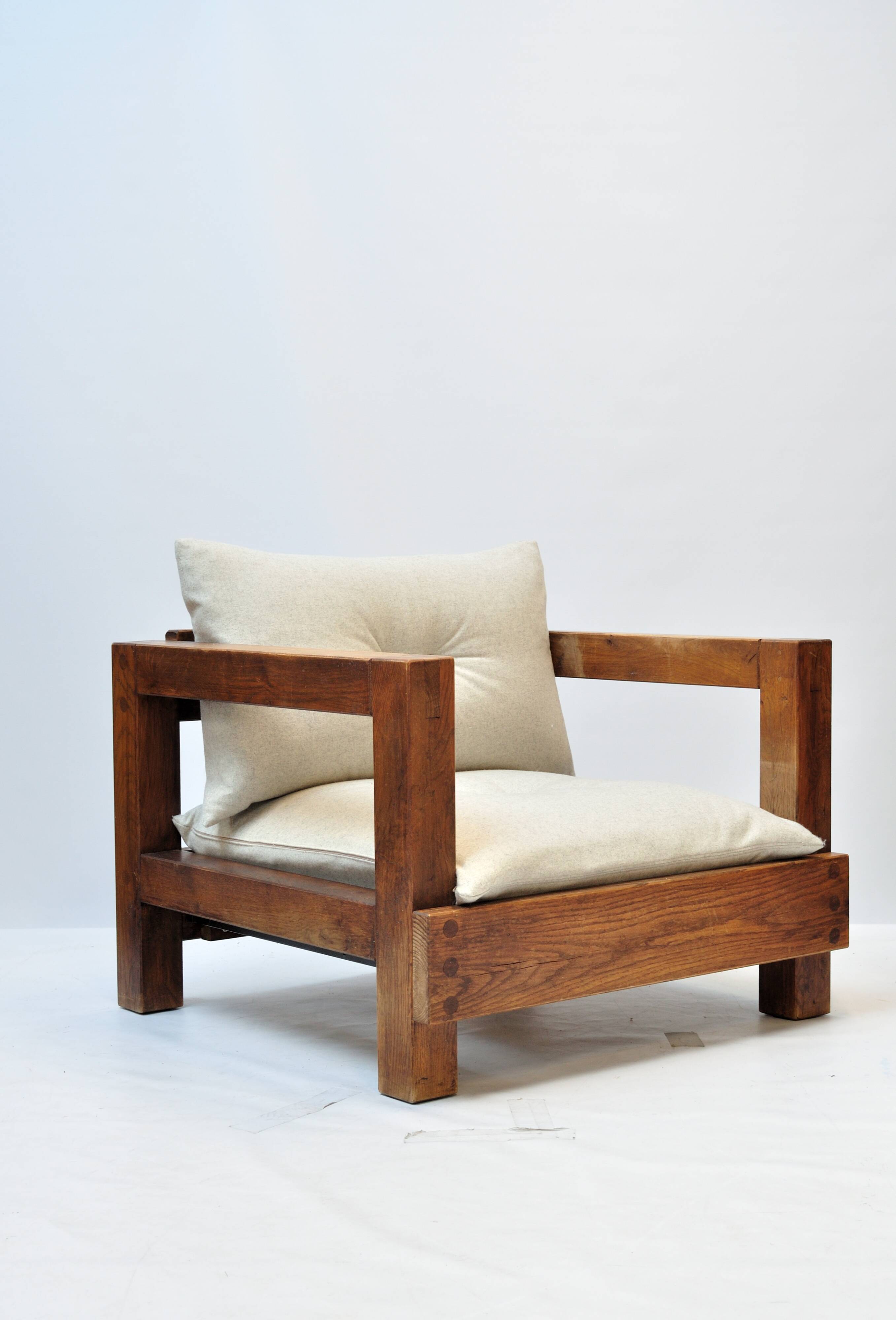 Fauteuil en chêne massif — reconstruit en 100 % laine vierge