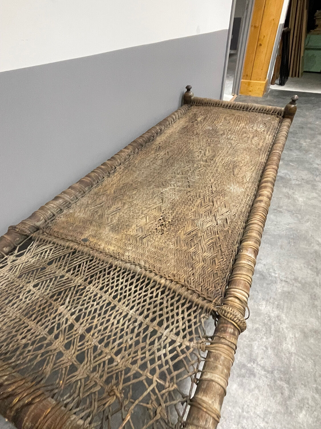 Traditional Indian lamp "sharpoï", around 1960.