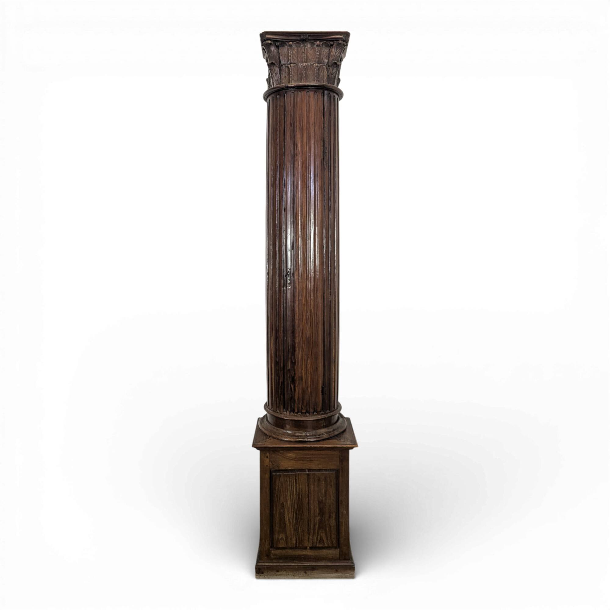 Large Corinthian Column in oak from the 18th century