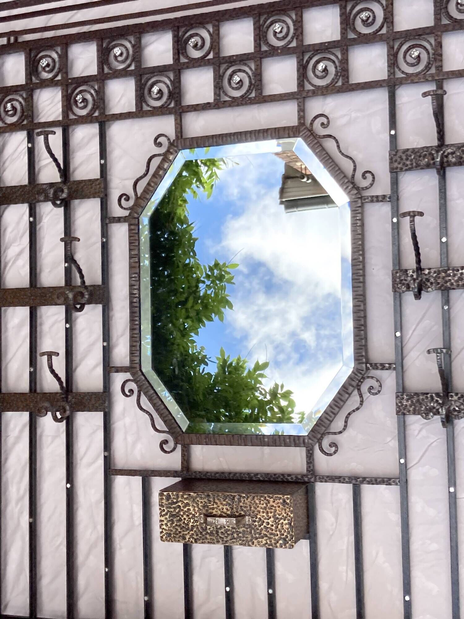 Colonial-inspired Art Nouveau wardrobe – Bevelled mirror 1939