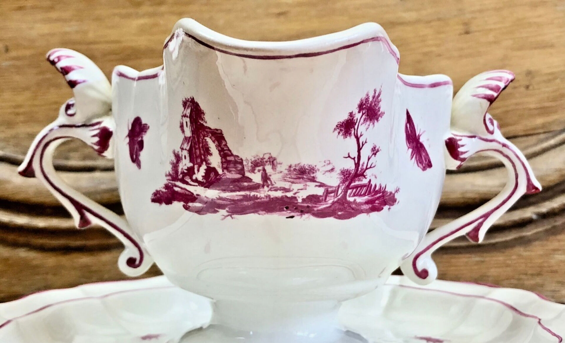 Sauceboat Gien pink landscapes 1938/1960