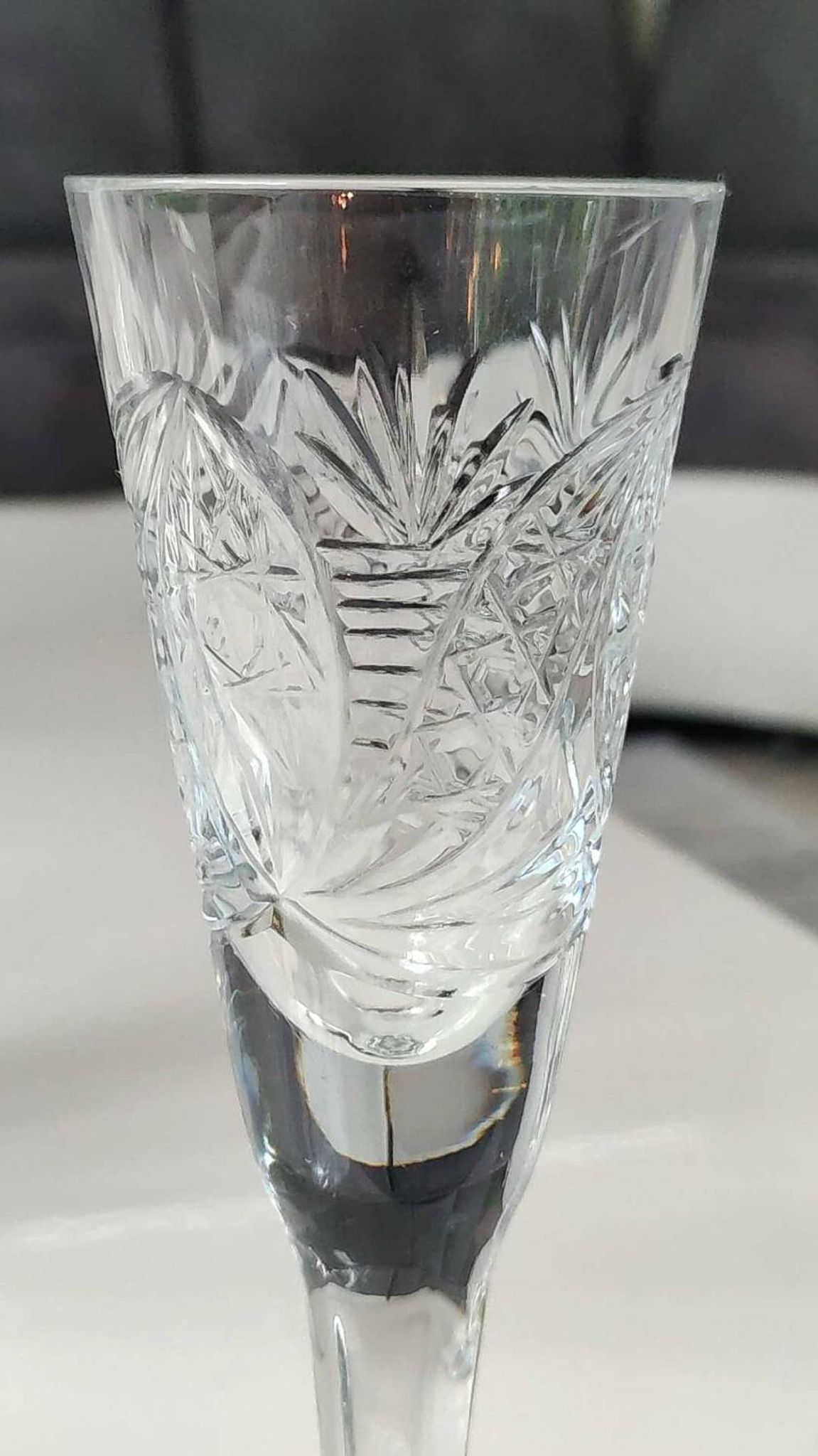 Lot 5 x Small Art Deco champagne flutes. Sophisticated star/cross/deciduous patterns. Boho chic. High 15.5 cm