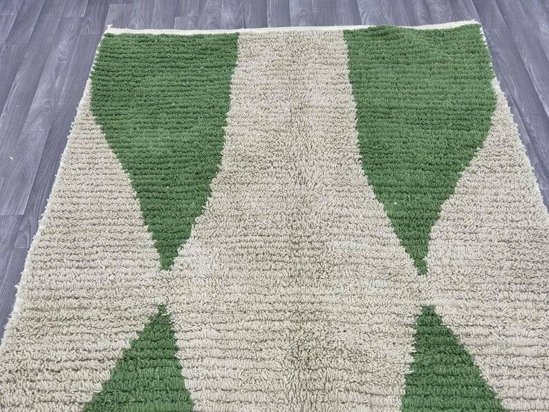 Berber Moroccan wool rug 150/260
