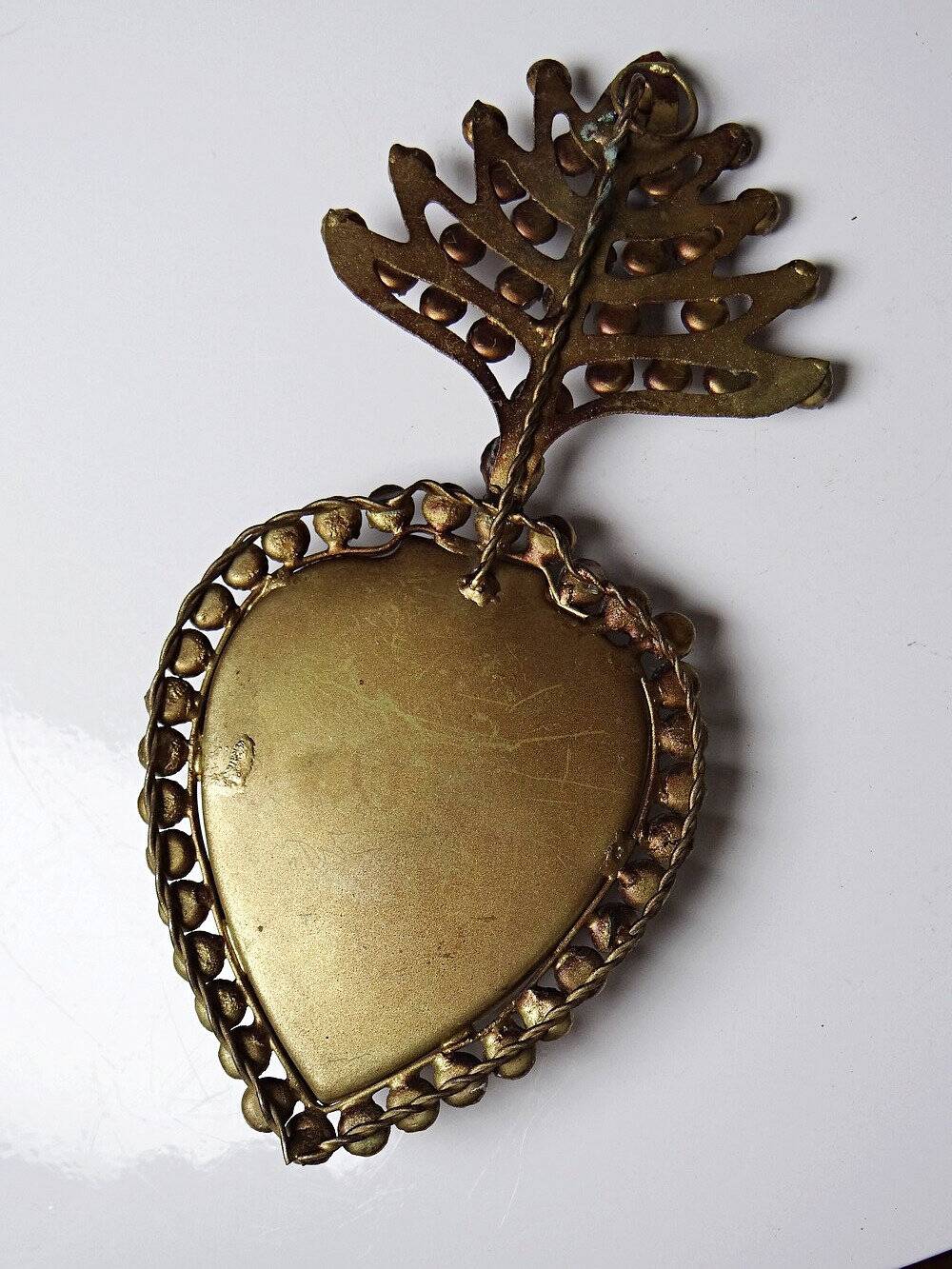 Ex-voto ancien cœur enflammé de Marie pomponne serti de strass, XIXe-XXe