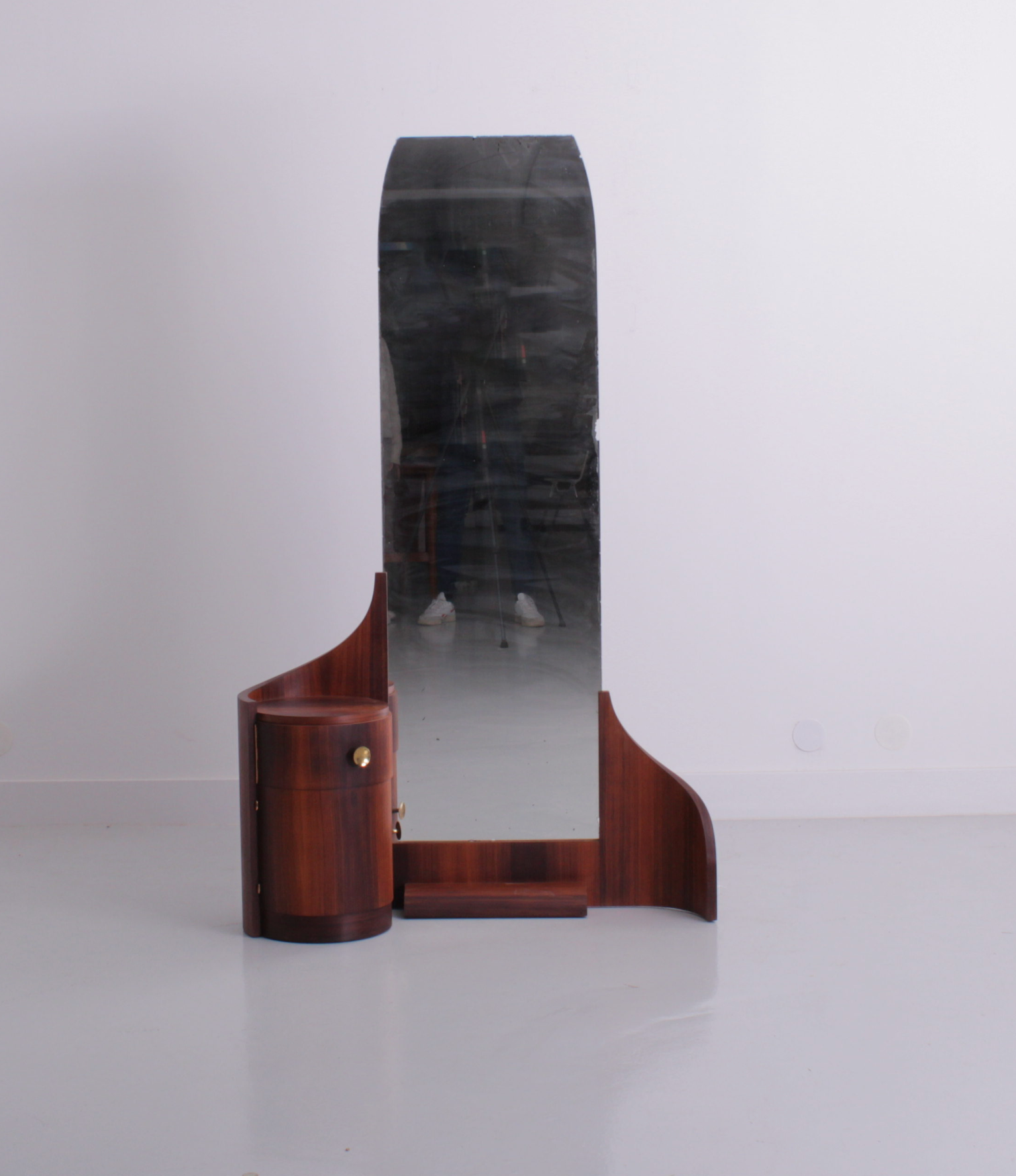 Art deco mirror cabinet with storage