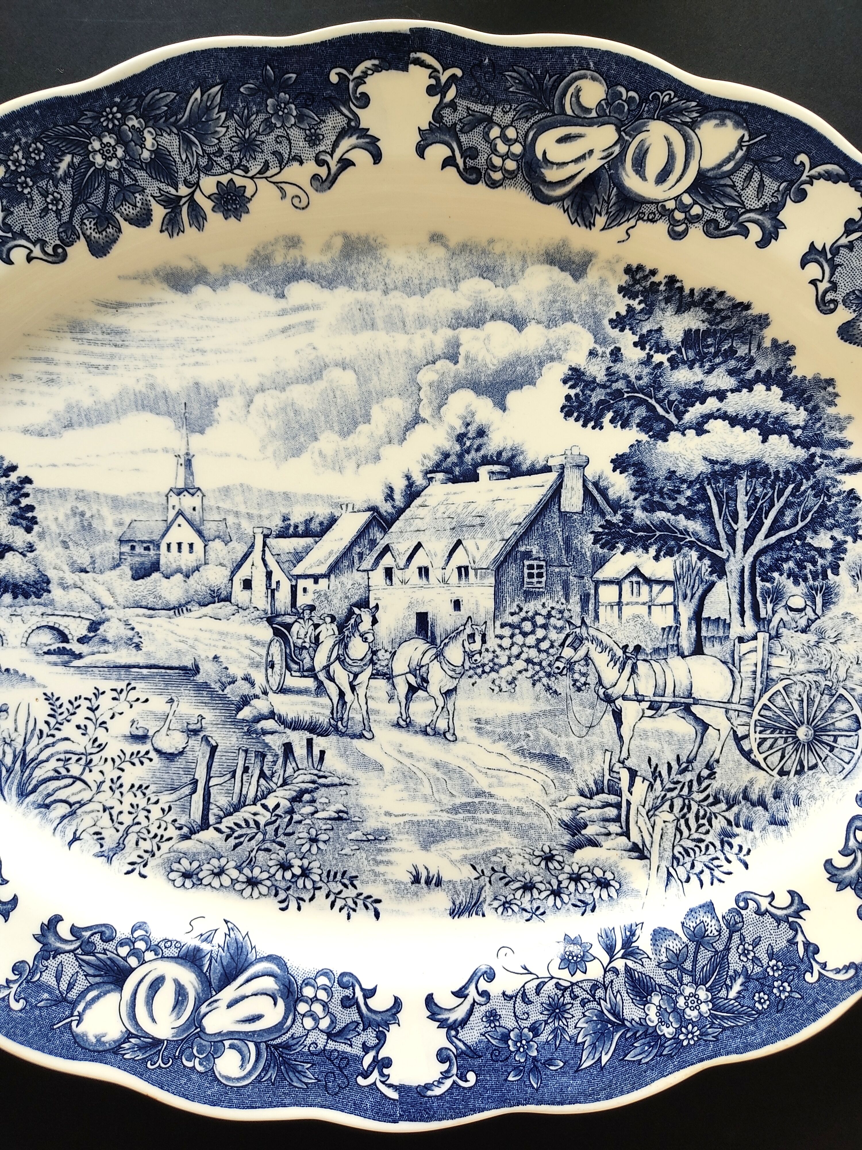 Large porcelain dish with blue décor