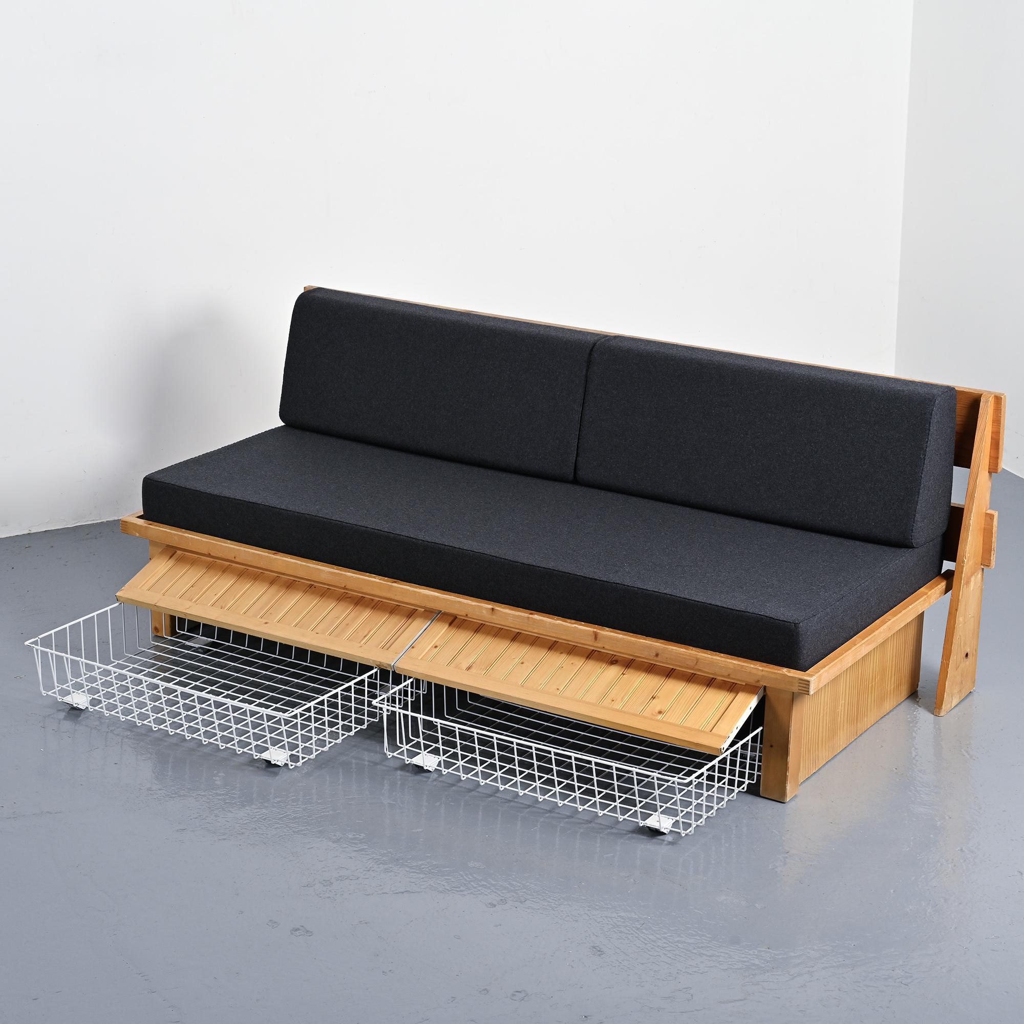 Banquette des Arcs avec dossier par Charlotte Perriand, circa 1973