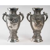 Paire de vases en métal argenté, asie