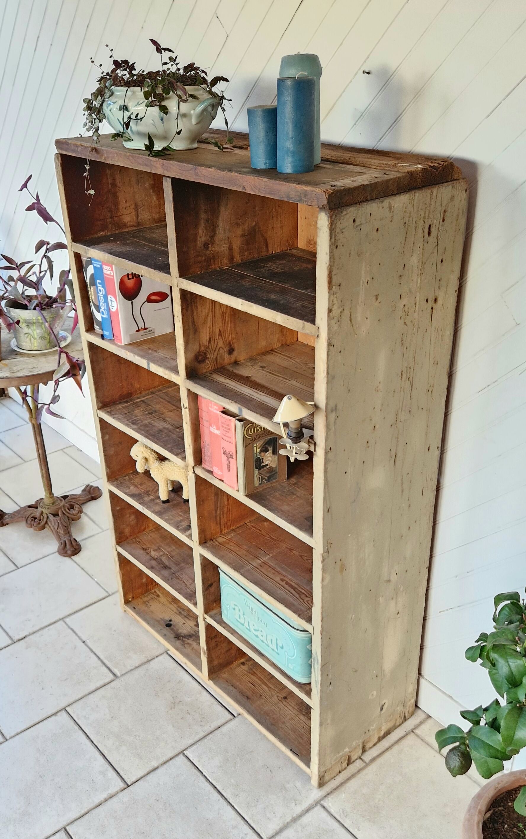 Meuble à case