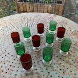 11 wine or aperitif glasses, 6 green and 5 red vintage 1970