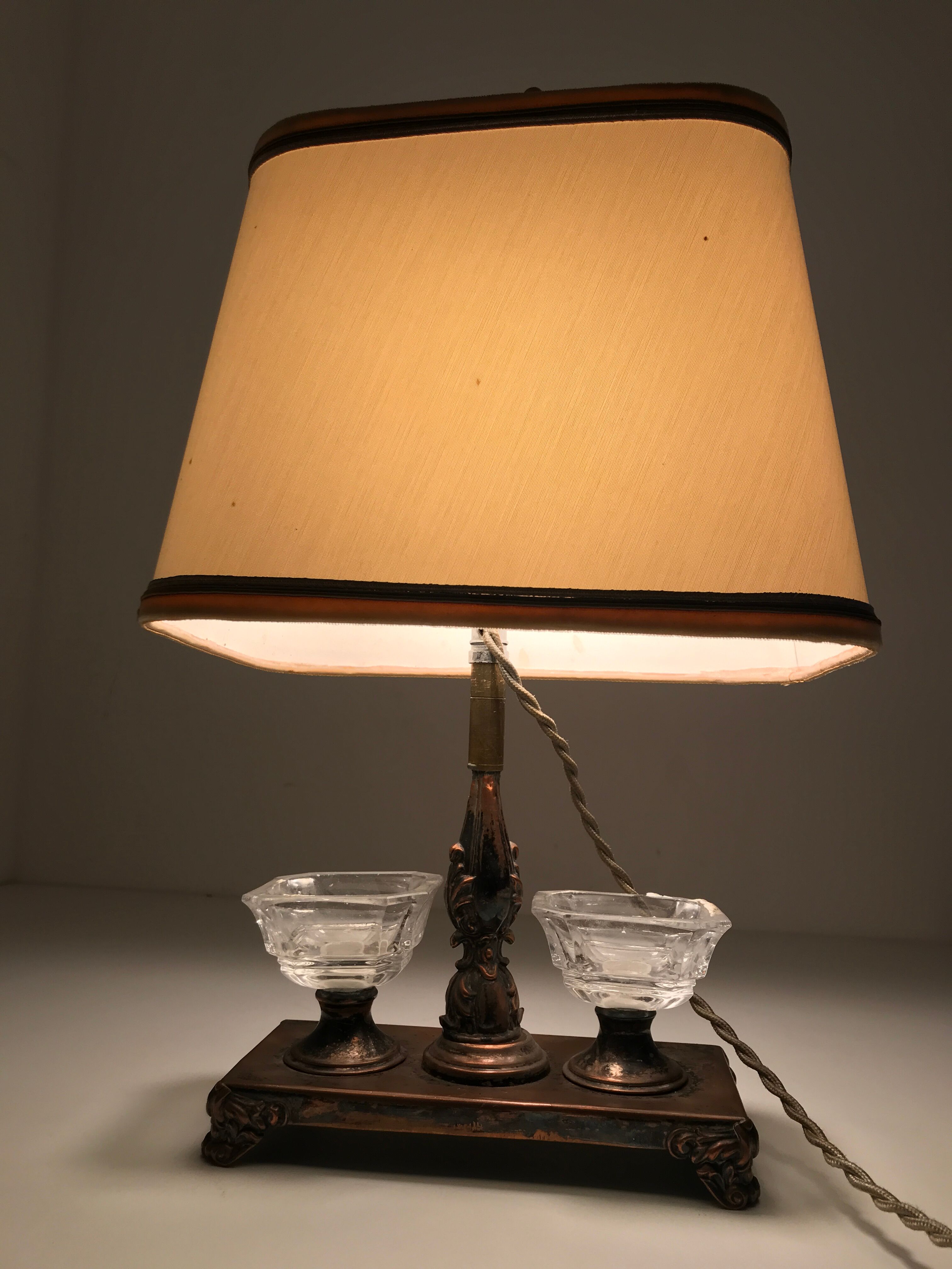 Lamp with bronze steel