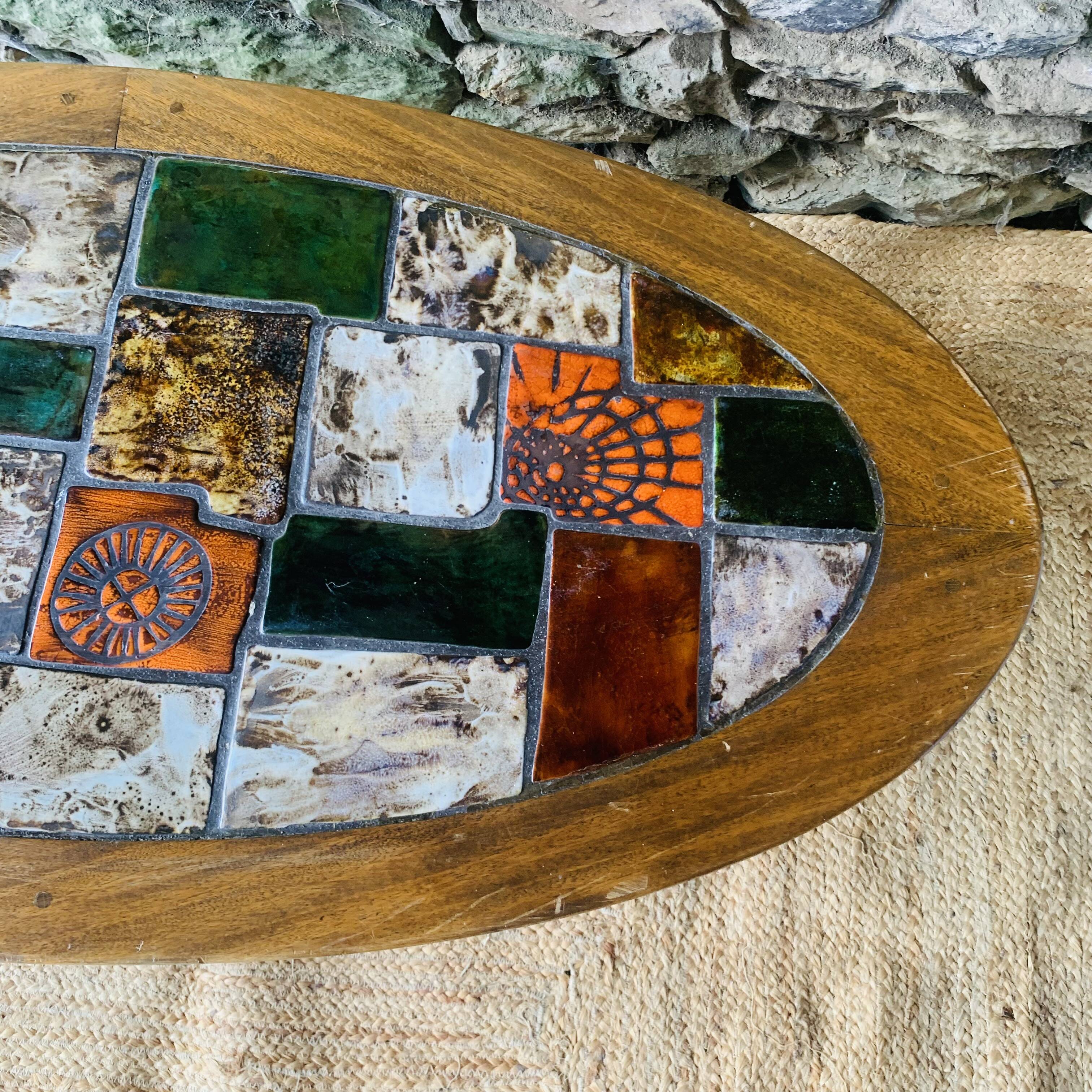 Table basse ovale vintage en céramique
