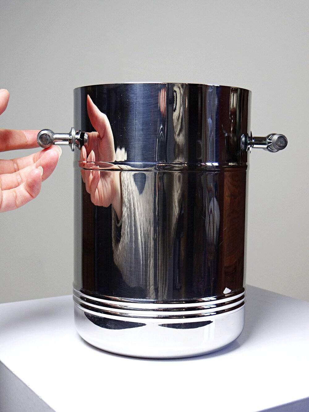 Vintage champagne bucket from the 80s-90s by Orfévrerie Jean Couzon in 18/10 stainless steel.