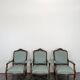 Série de 3 fauteuils de style Louis XV en chêne