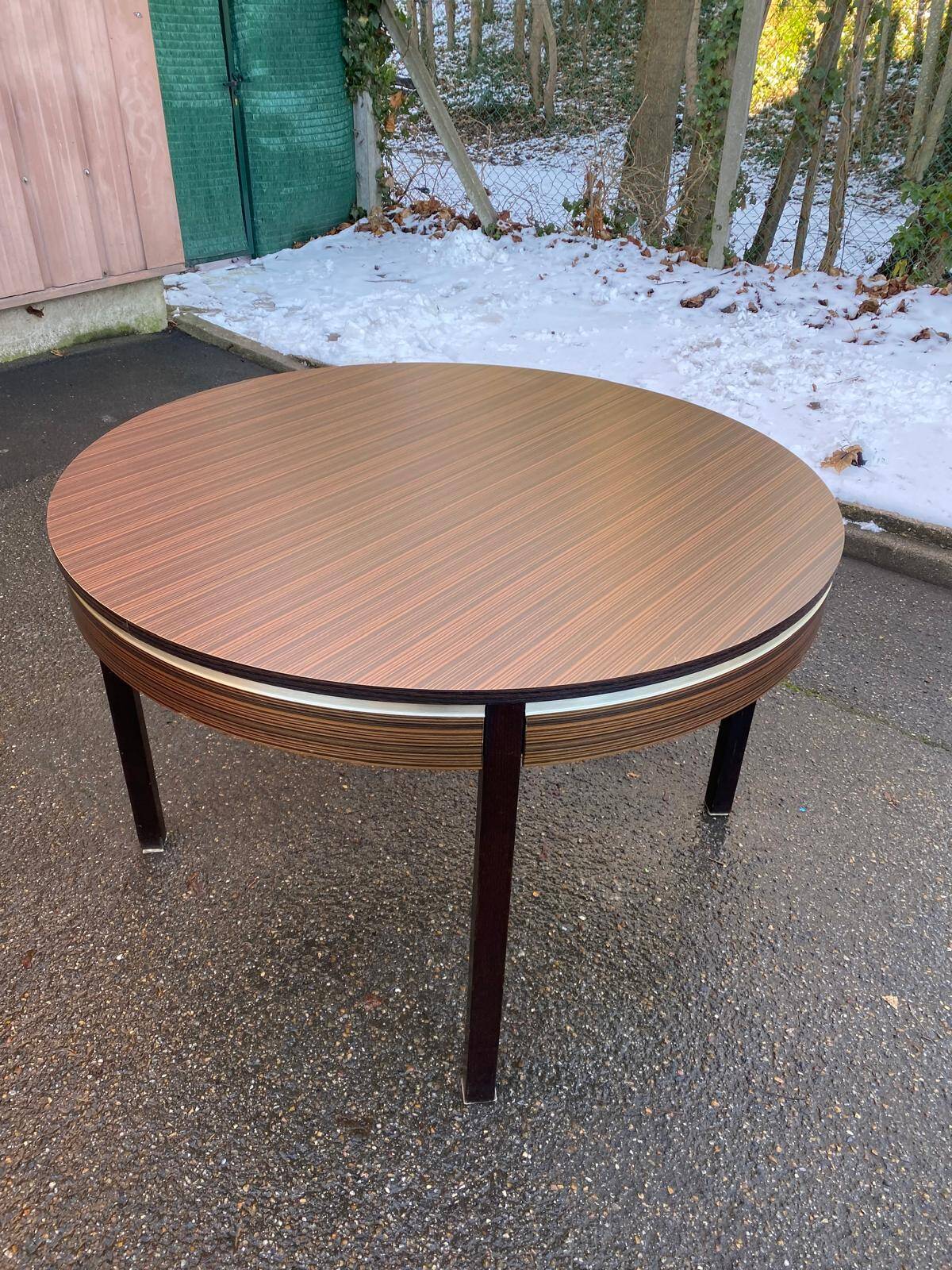 1960s round extendable Scandinavian dining table