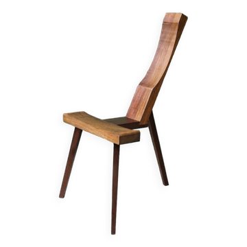 Chaise tripode moderniste