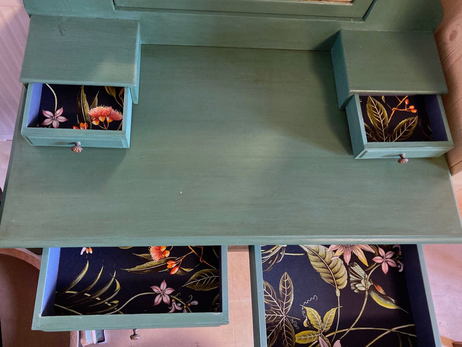 Art Deco hairdresser