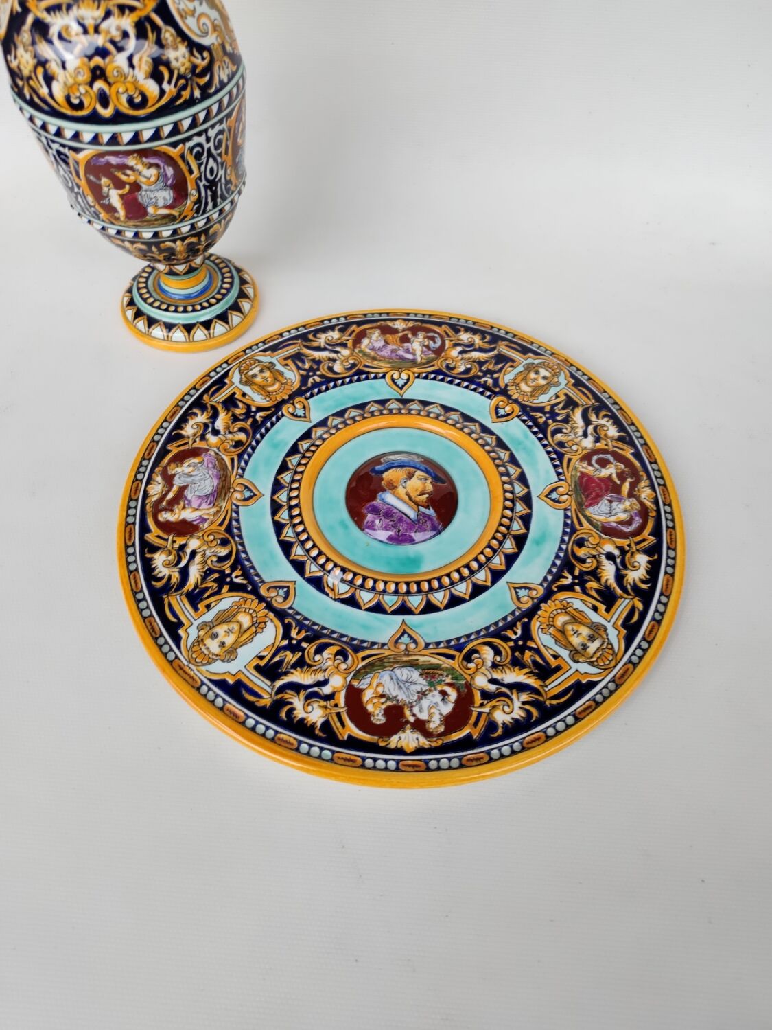 Ewer and its basin, in Gien earthenware, Renaissance model, 20th century.