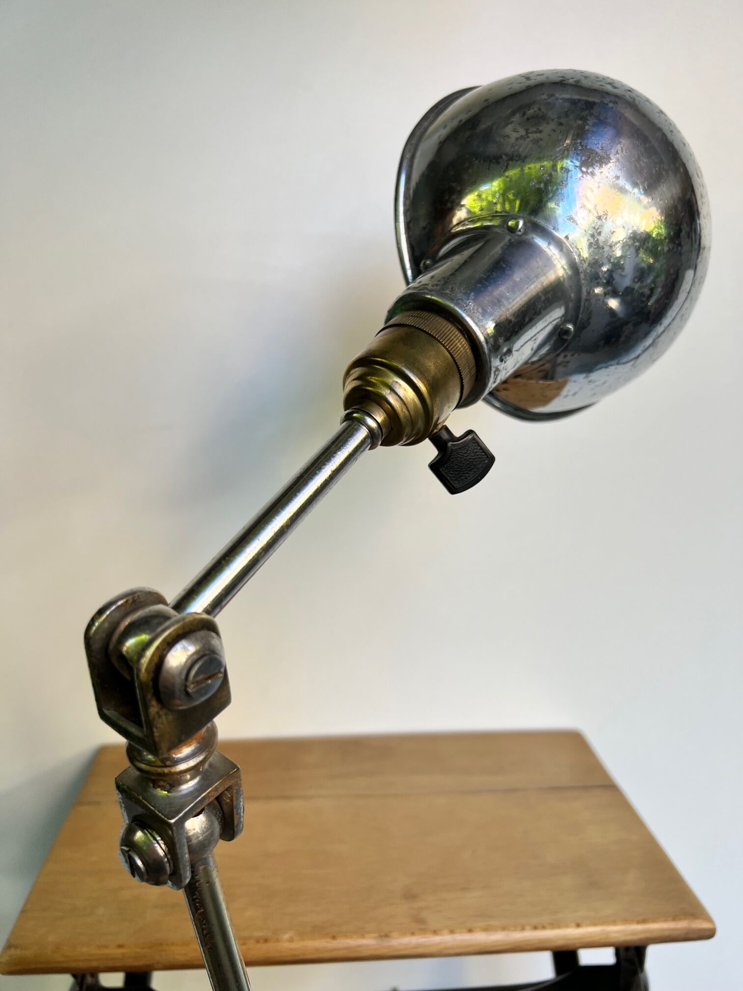 Lampe articulee 1900 atelier Paris orfevrerie