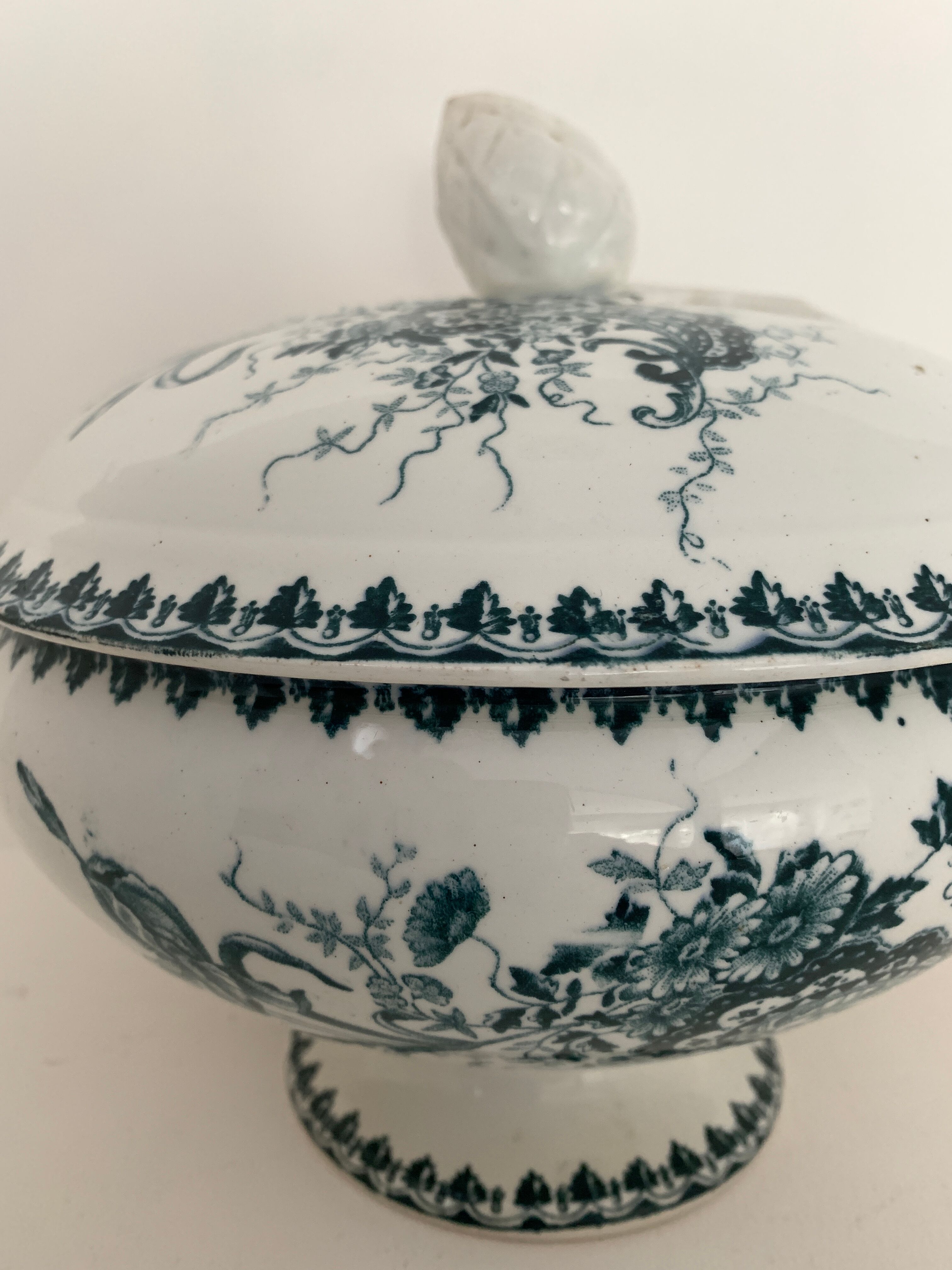 Ste Amandinoise vegetable or soup kitchen, model Louis XV