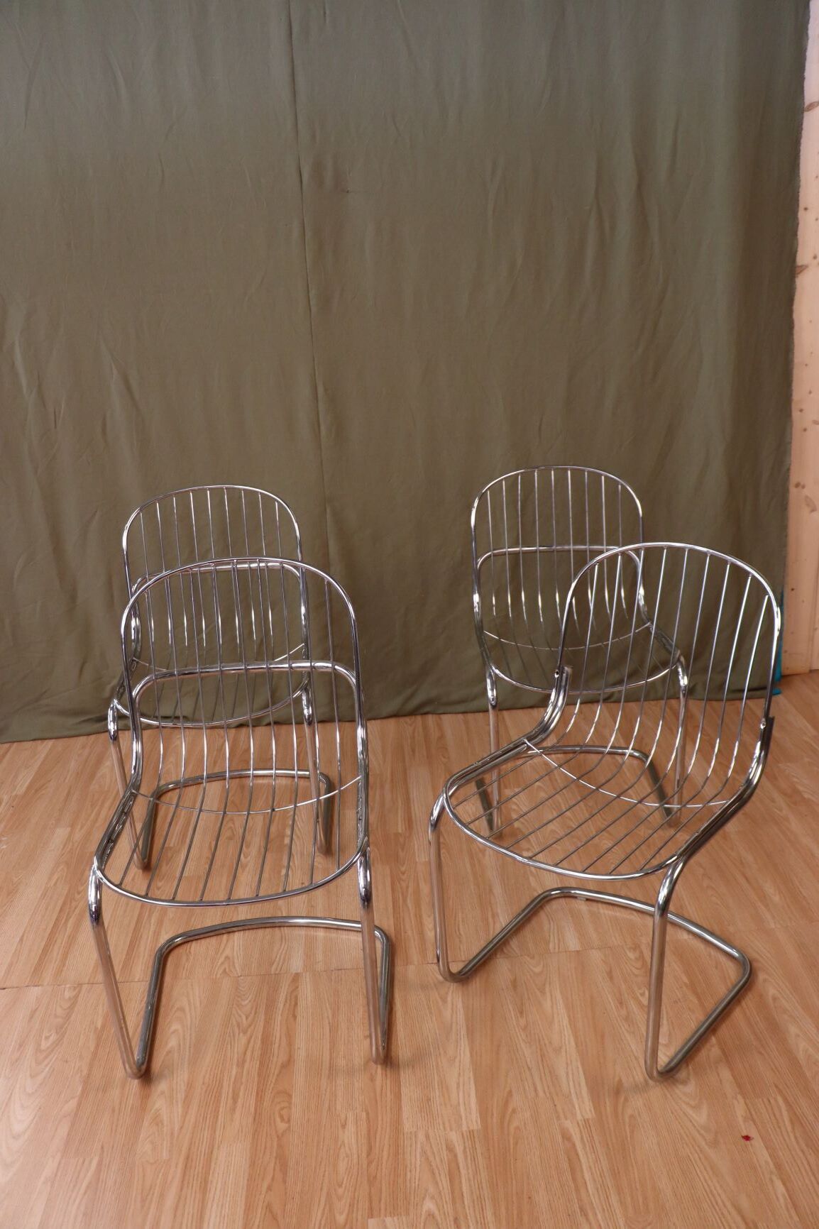 Series of 4 tubular steel chairs