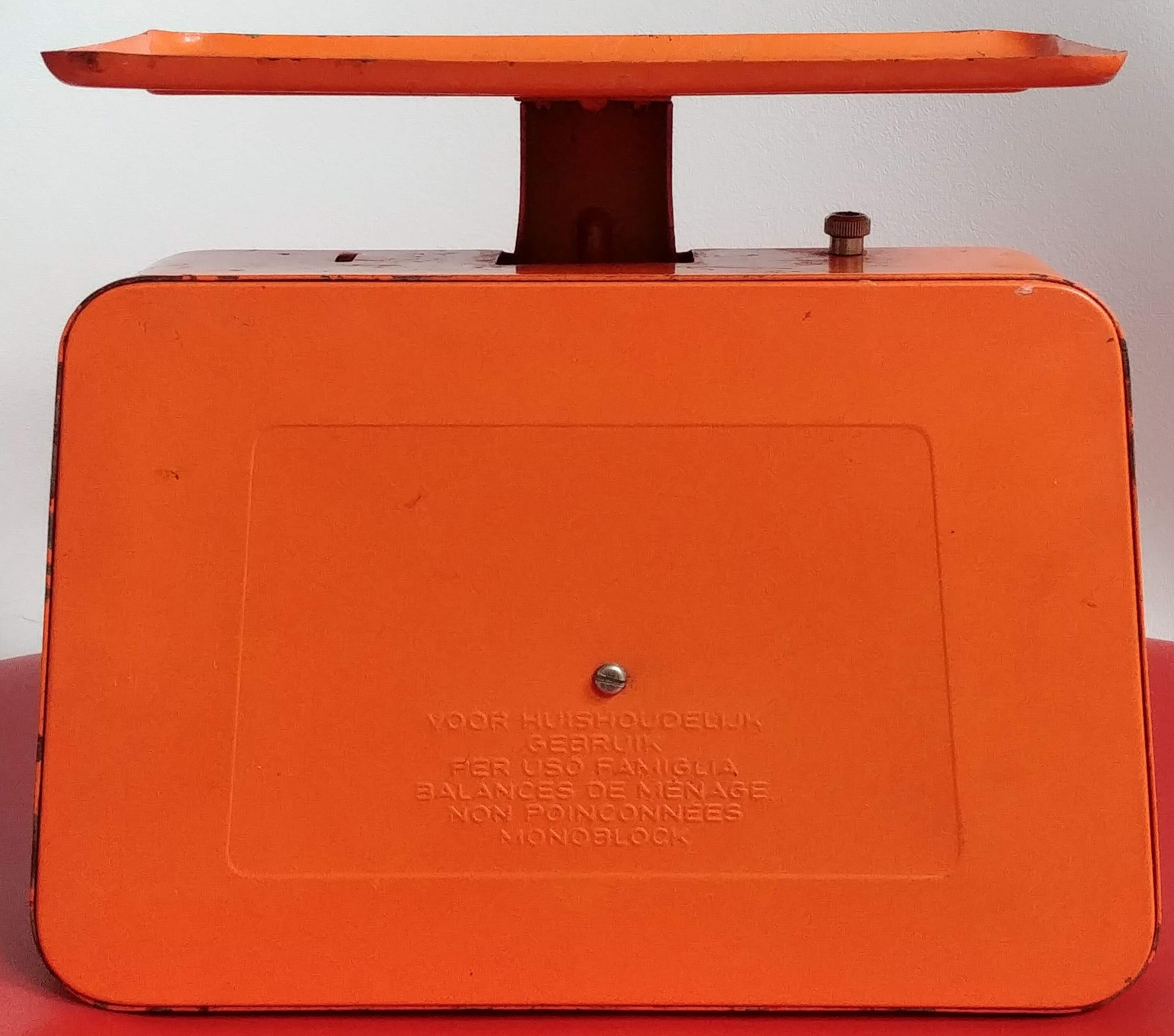 Stube kitchen scale orange of the 60s