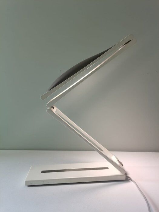 Italian desk lamp "Chain" by Ilaria Marelli for Nemo