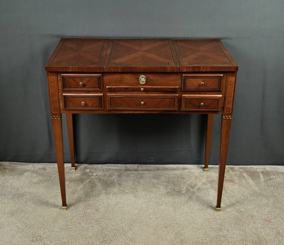 Coiffeuse en Marqueterie de Bois de Rose, style Louis XVI – 1ère partie XXe