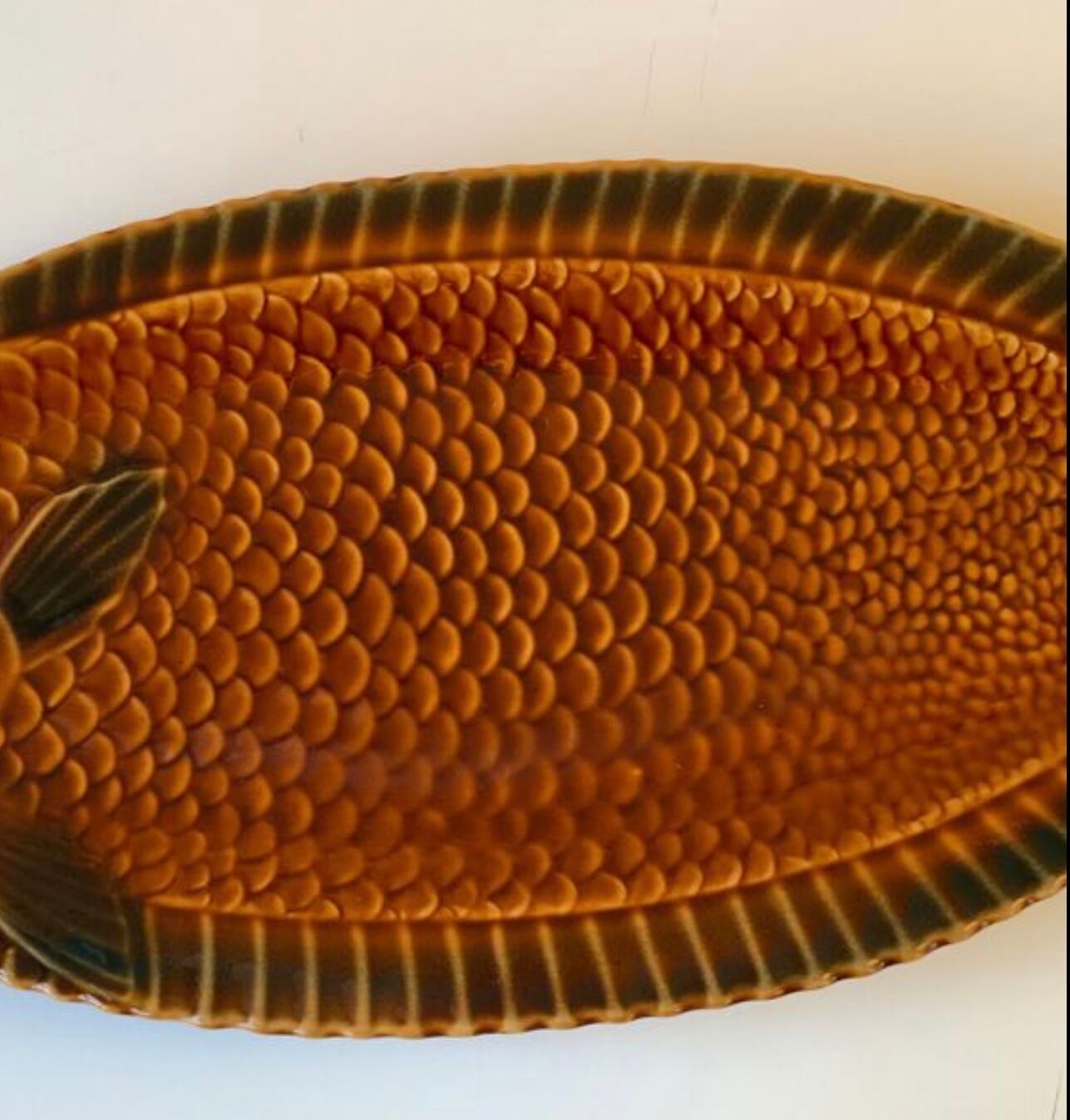 Brown fish dish Selency x Monoprix Croisé Laroche