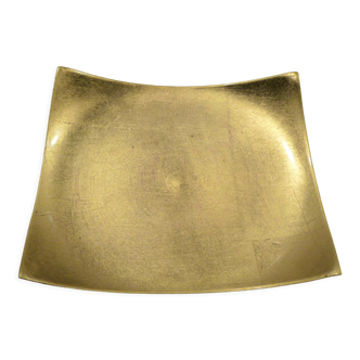 Empty cup gold leaf pocket