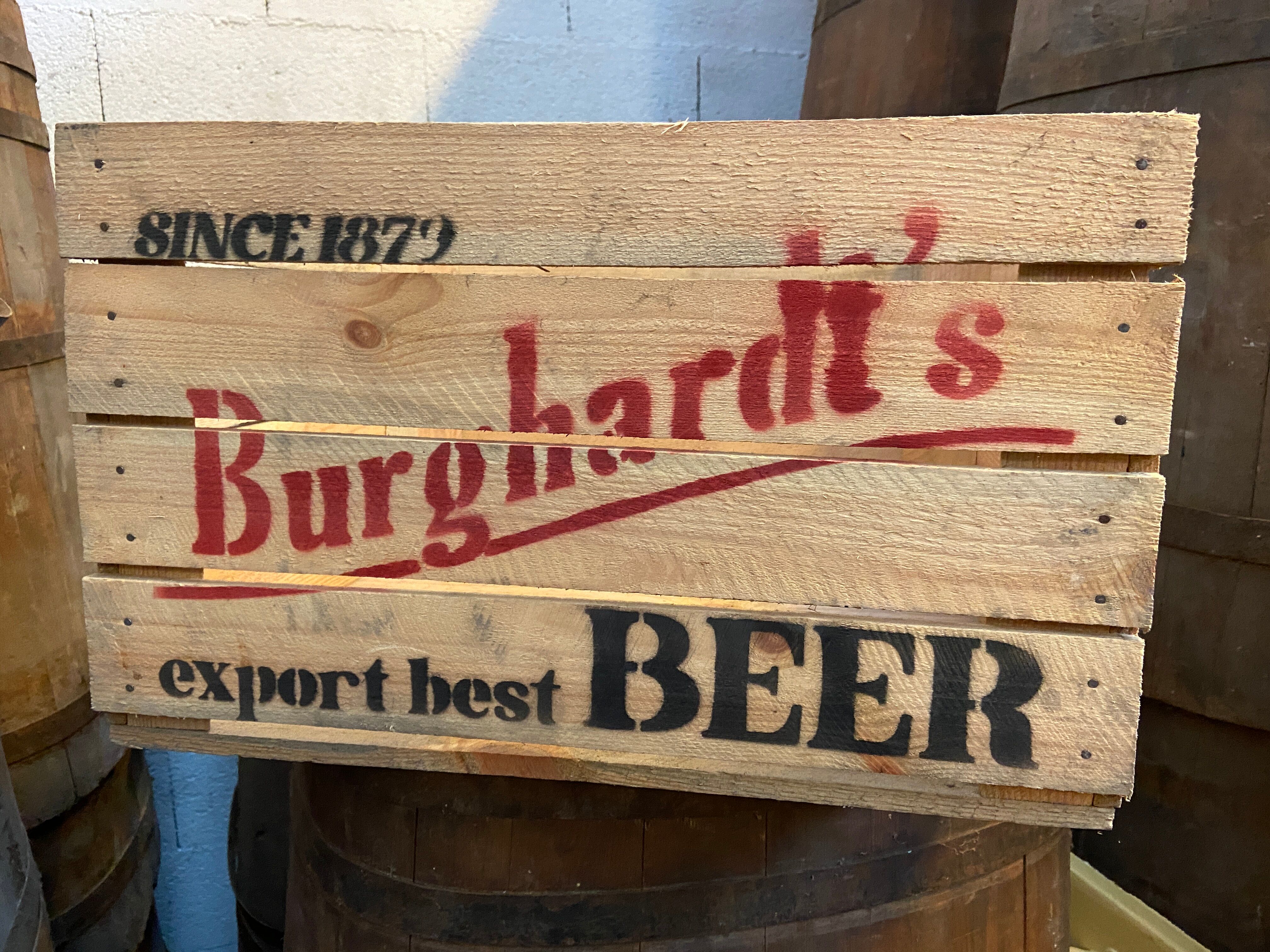 Vintage wooden case Bière Burghardt's Beer