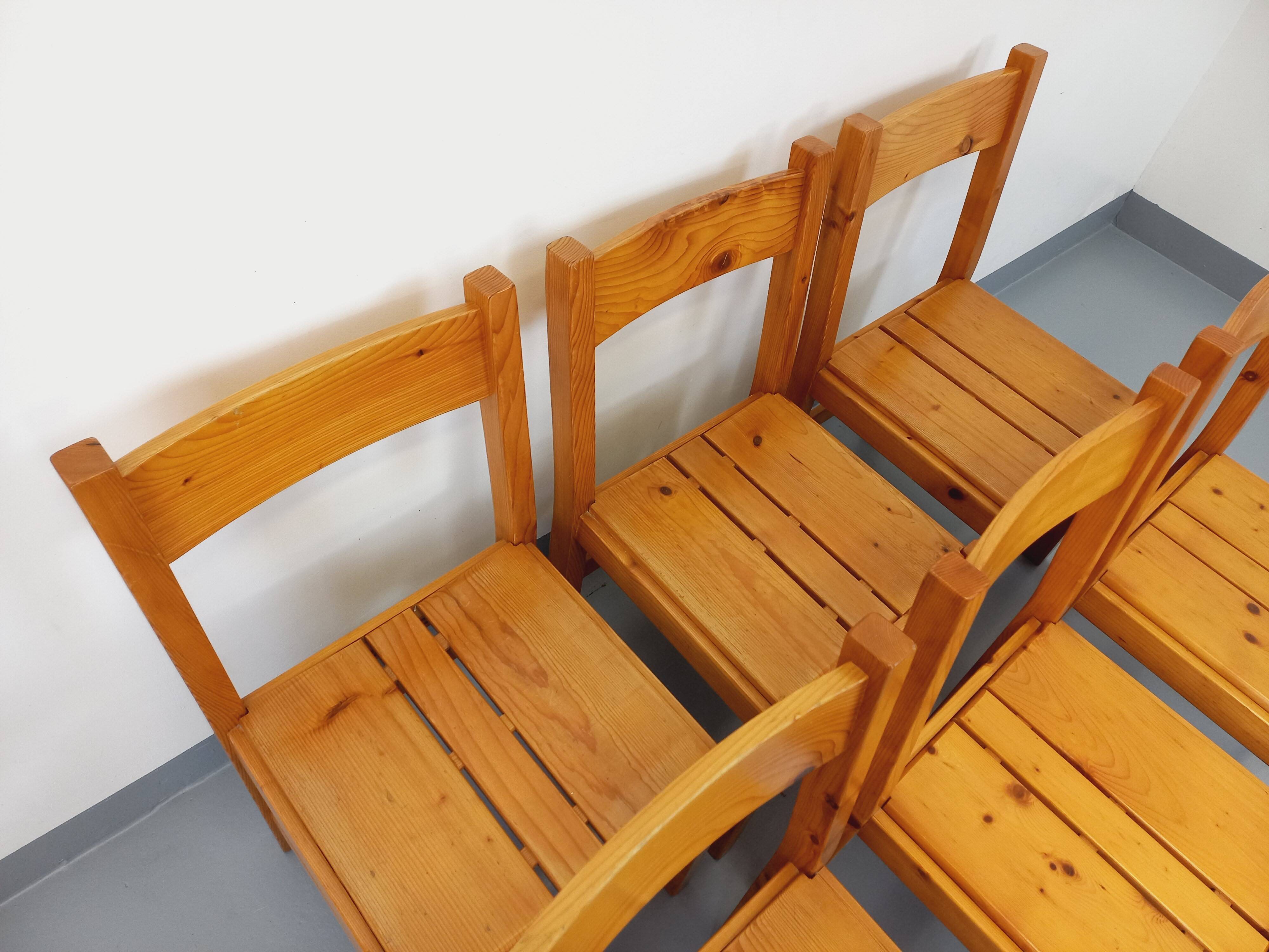 Set of 6 vintage Les Arcs chairs in pine from the 60s 70s