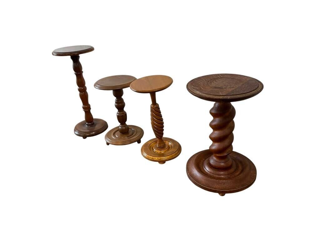 Vintage round wooden side table / guéridon / support