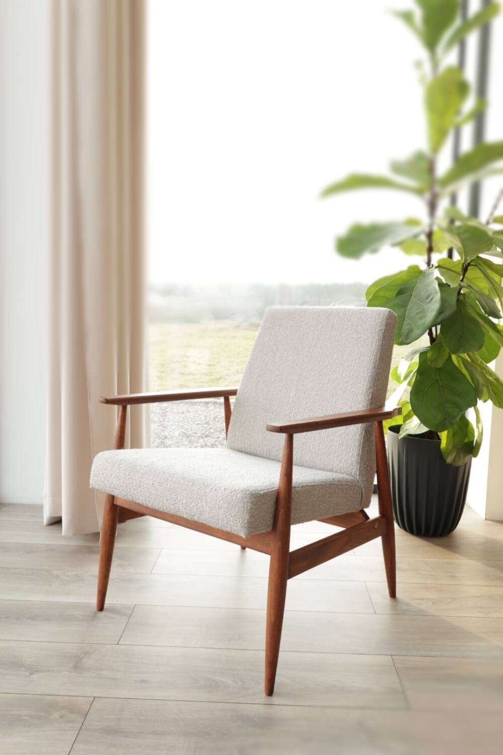 Fauteuil bouclé vintage bois couleur noyer tissu gris champagne design mid