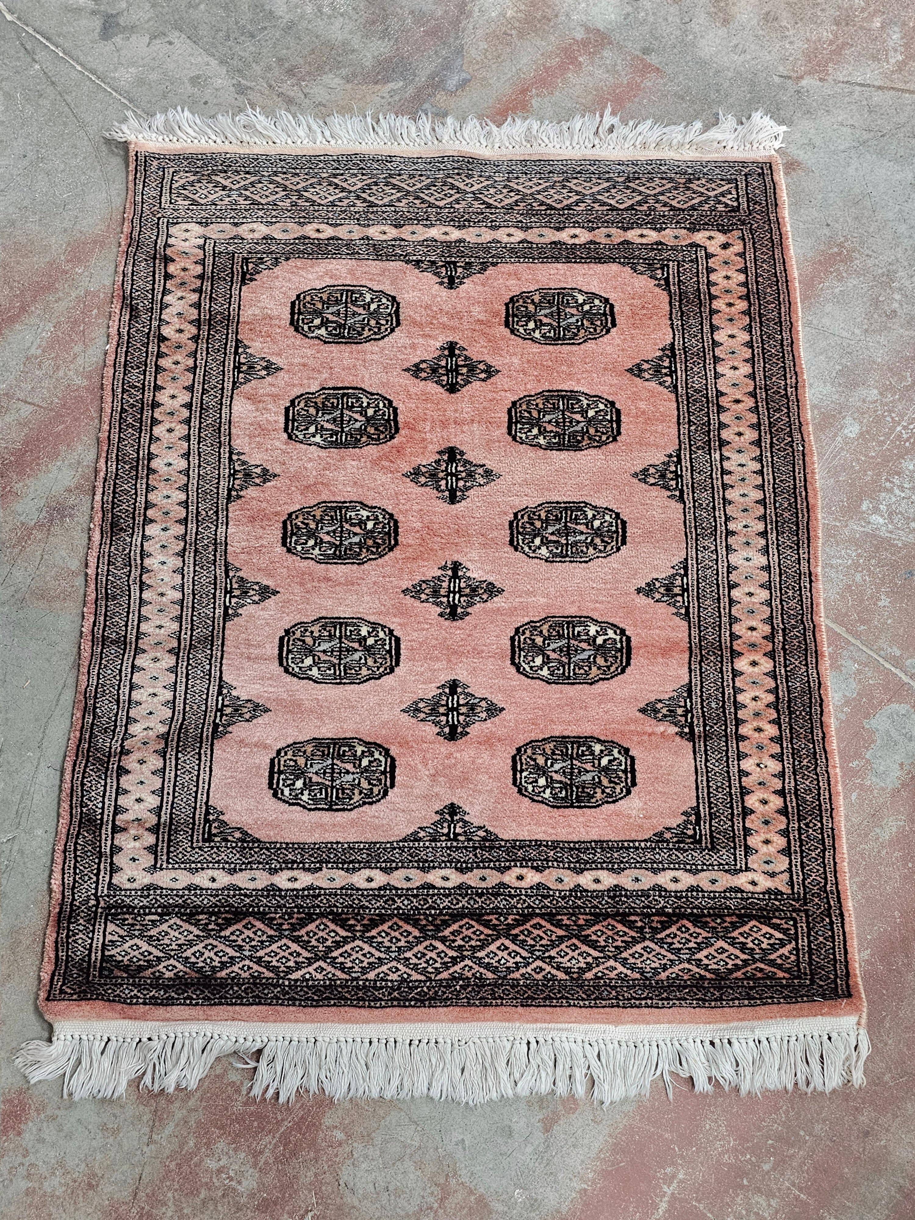 Tapis vintage noué main Bokhara Pakistan années 1950