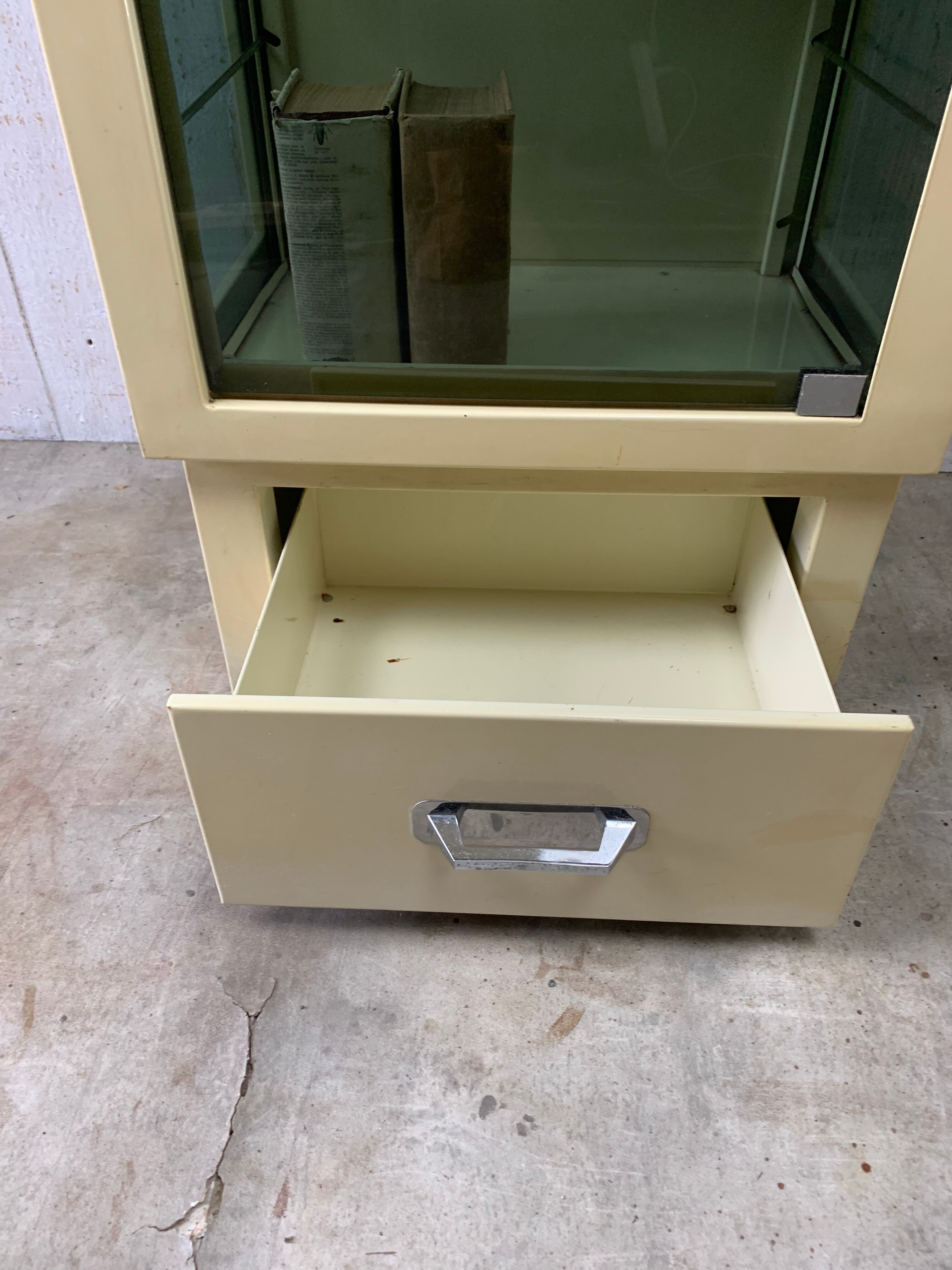 Vintage infirmary showcase