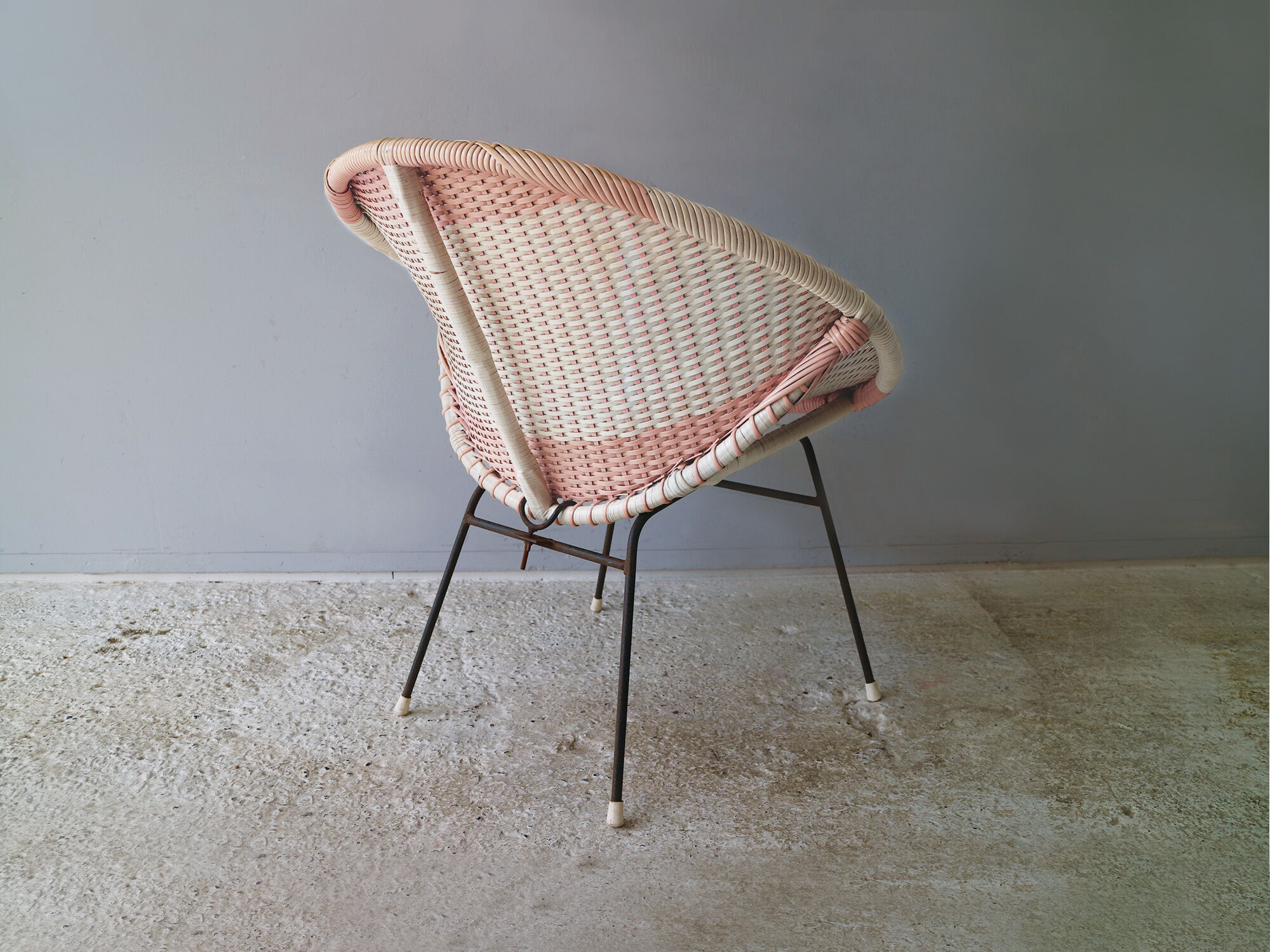 1960’s mid century pod shell lounge chair