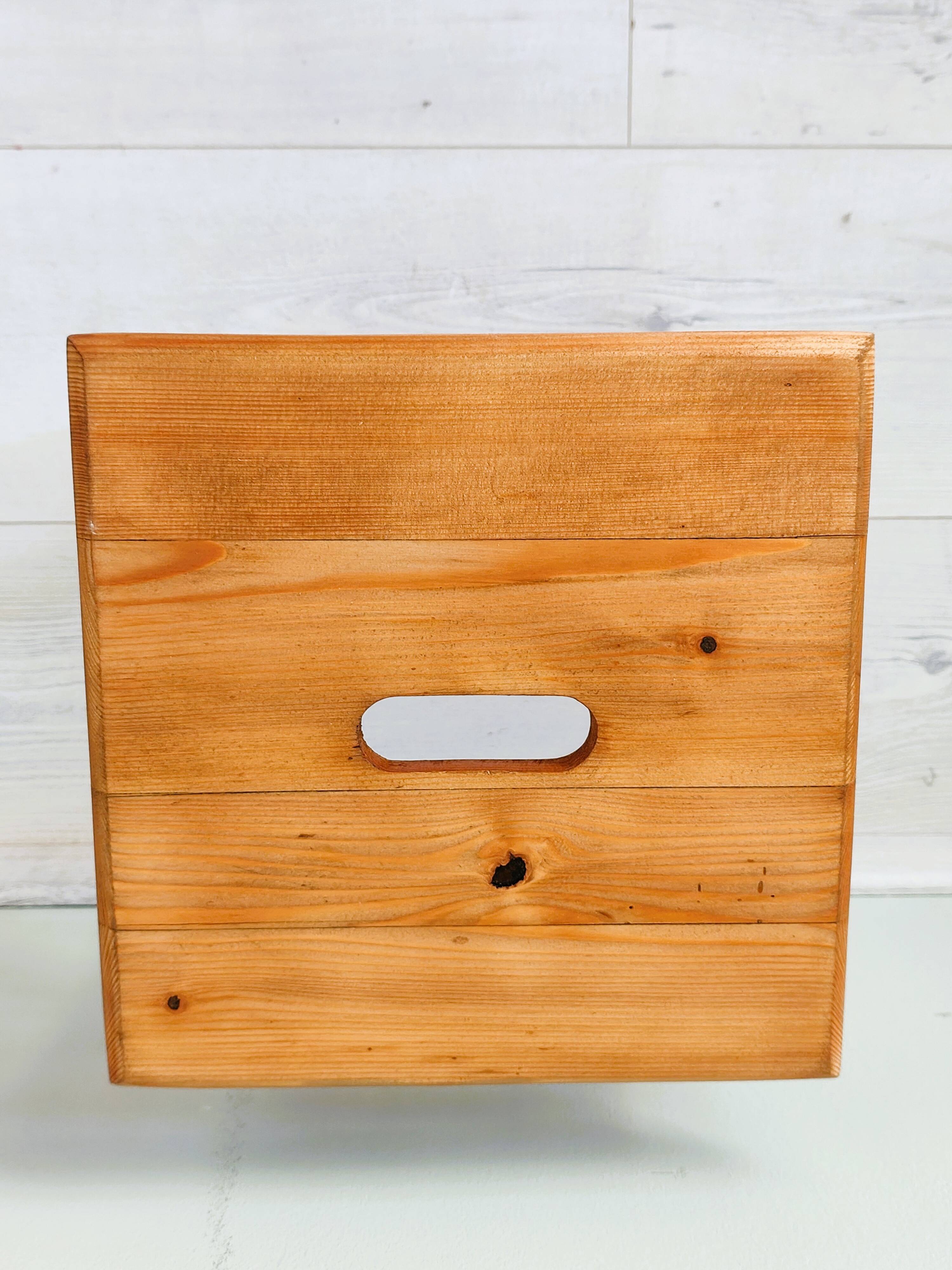 Rustic stool in solid pine