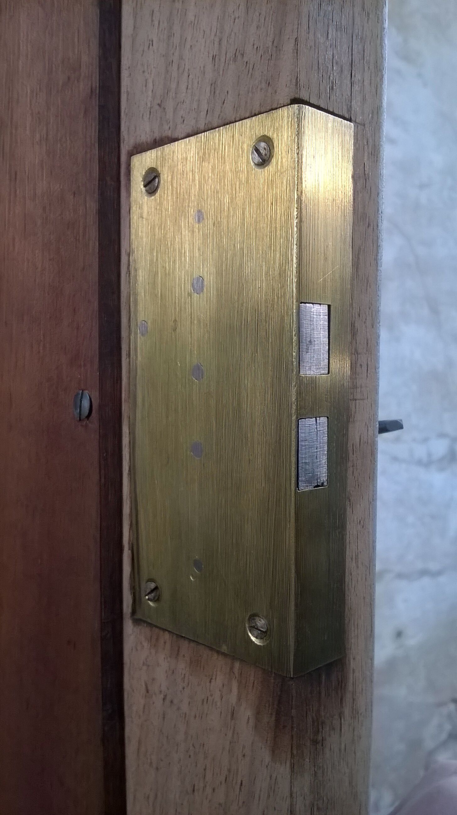 Parisian hotel wardrobe from the 1930s