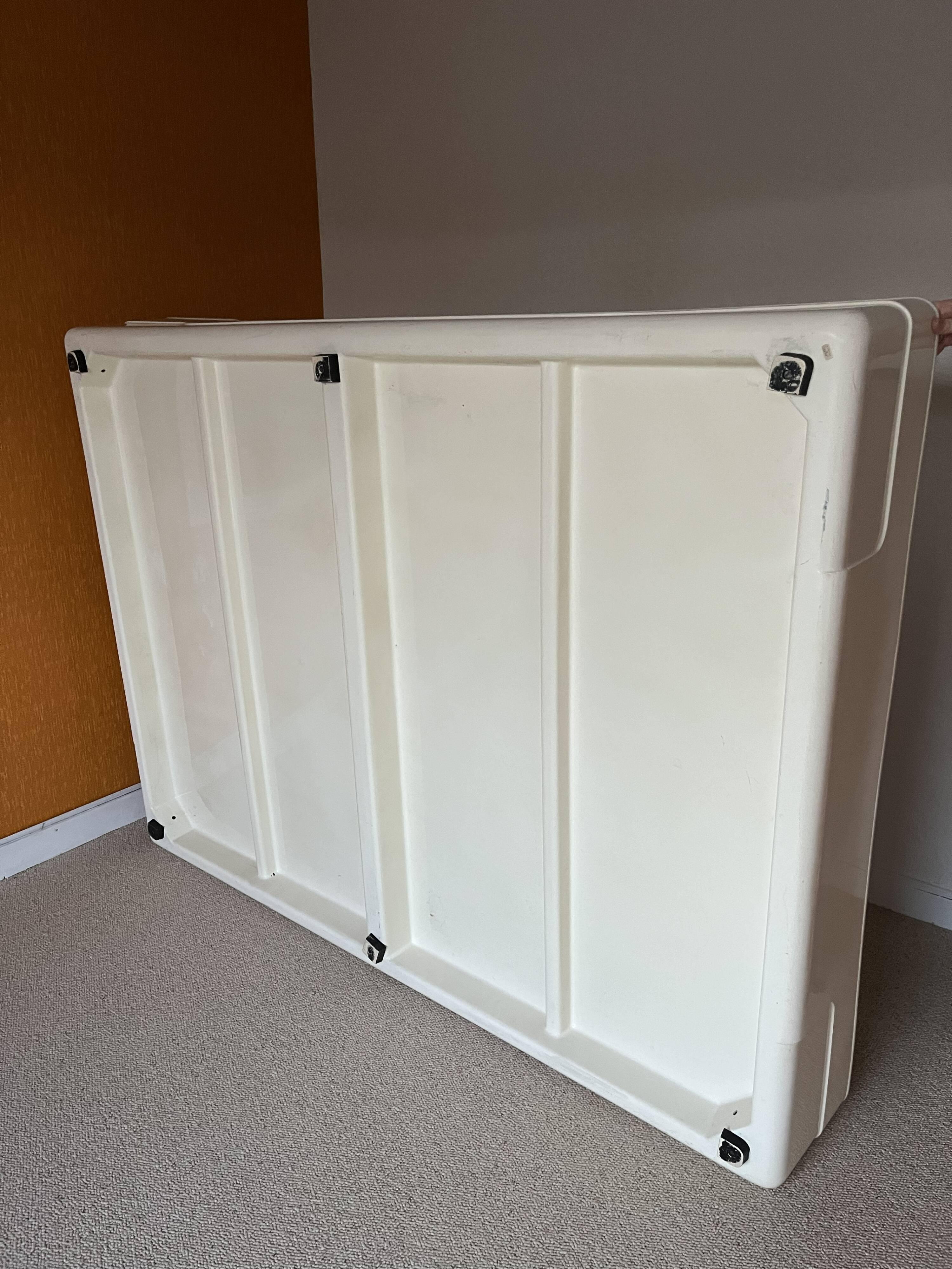 Double bed Series Ozoo, designed by Marc Berthier, white fibreglass, 70s.