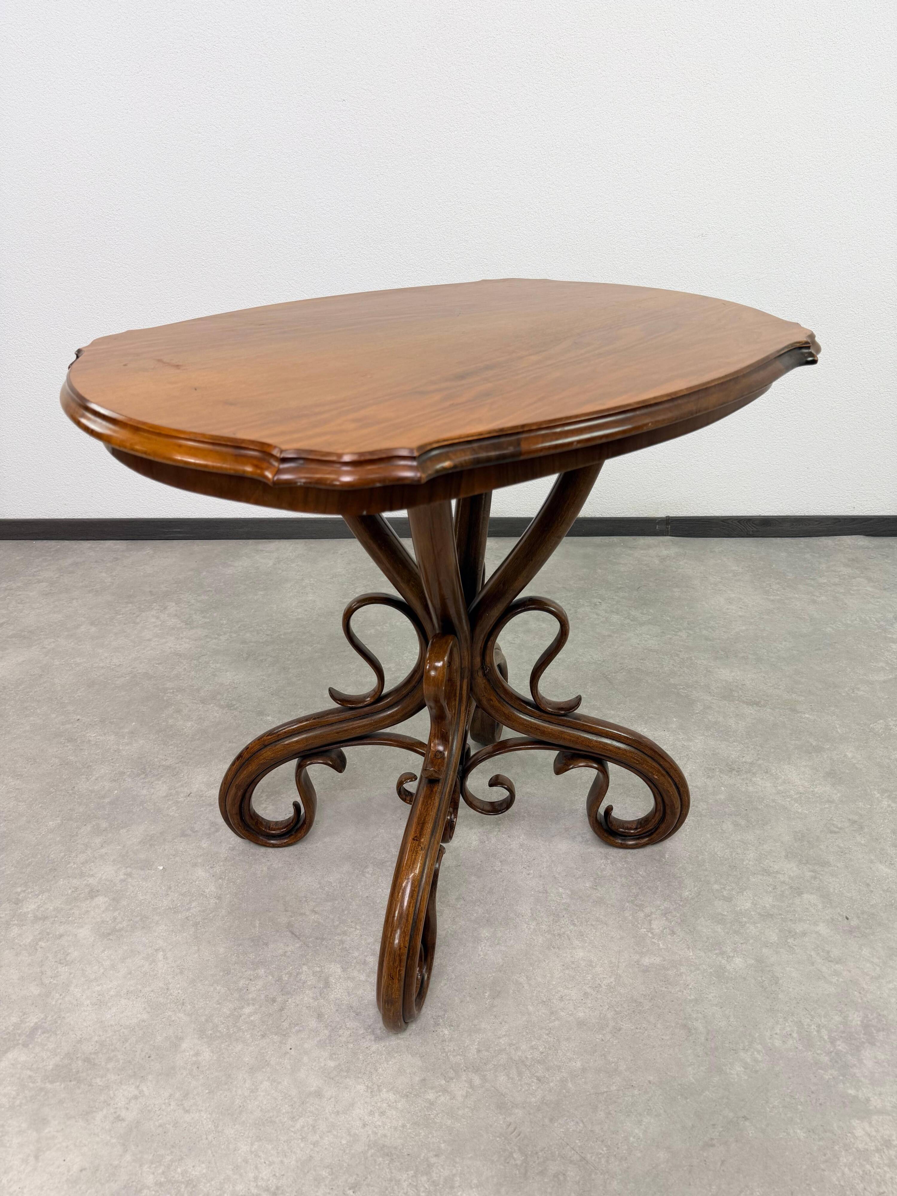 Table de salon antique rare « Gebrüder Thonet », Model No. 1