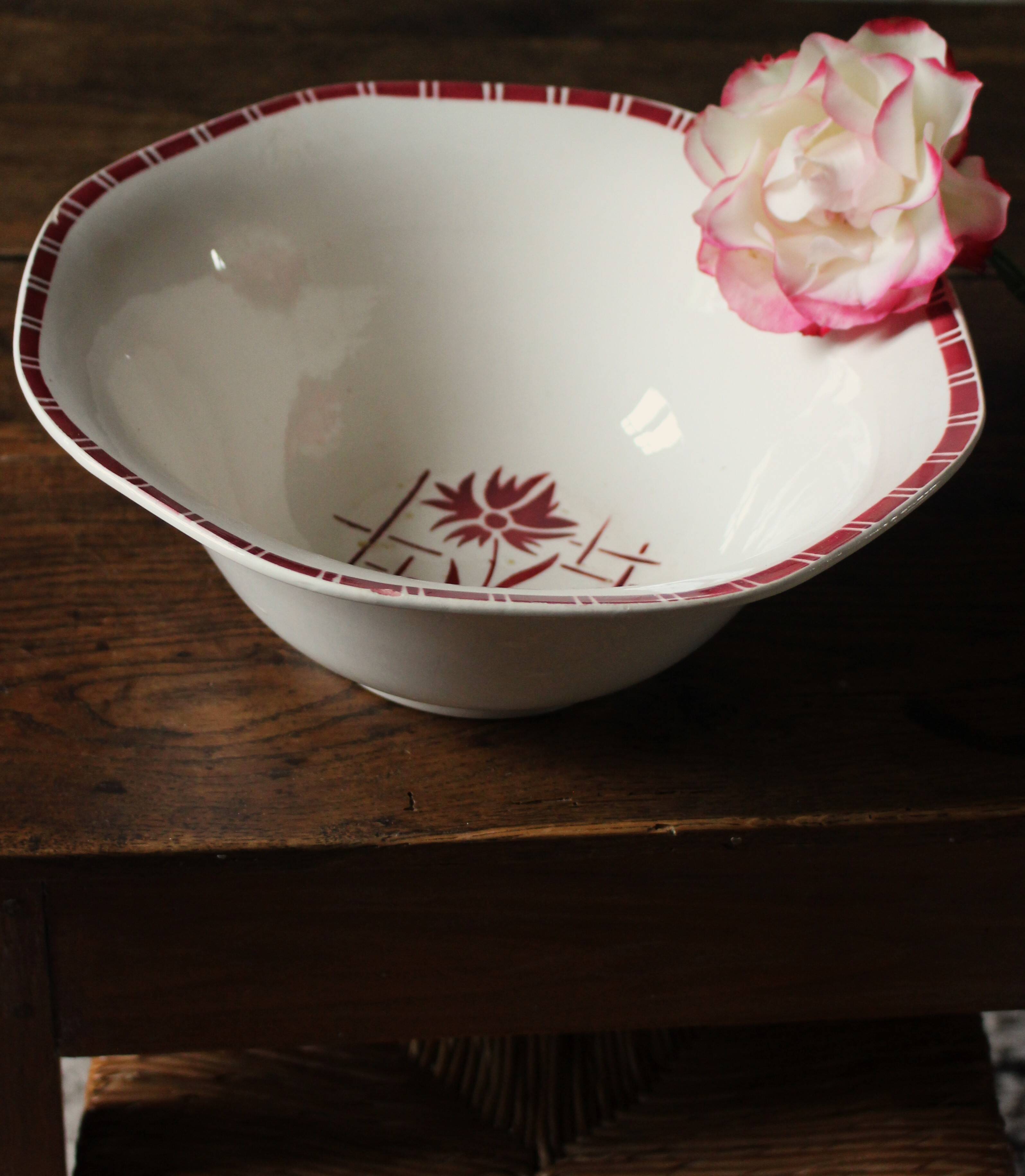 Large Sylvia Digoin Sarreguemines red flower Art Deco salad bowl