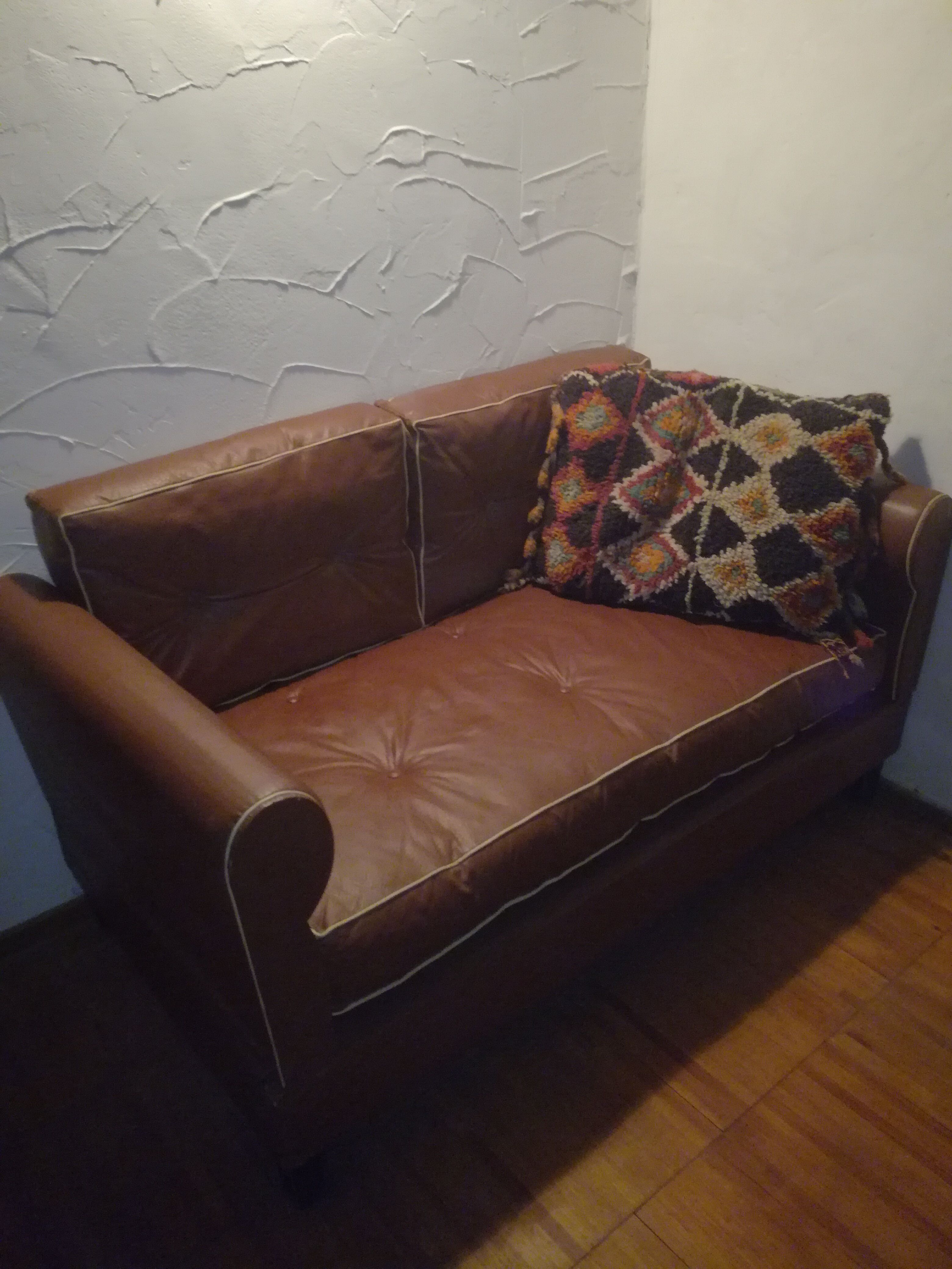 2-seater vintage fawn skai