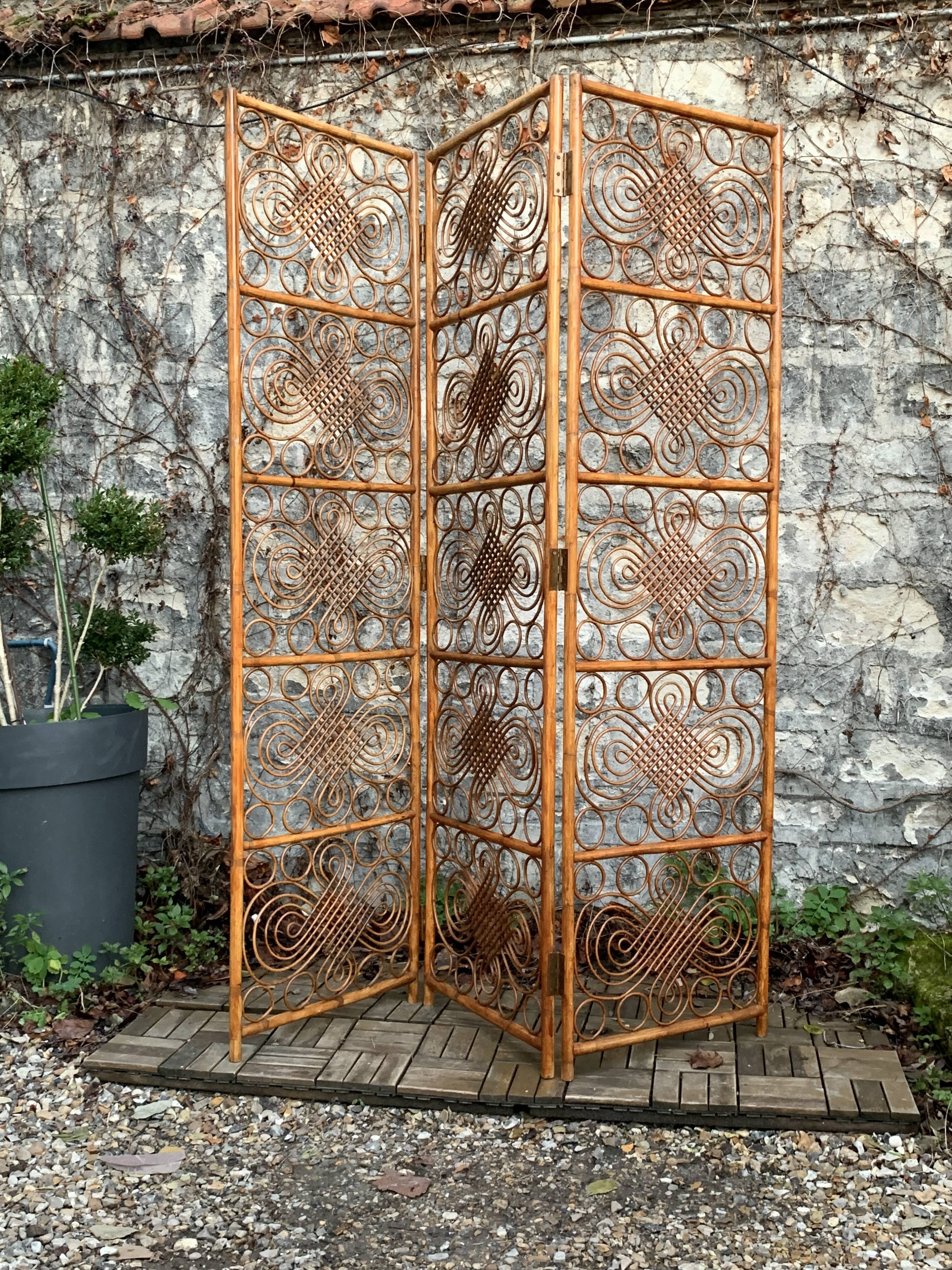Vintage 1960s Curved Rattan Screen
