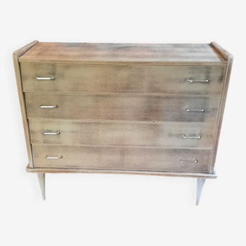 Spindle foot chest of drawers