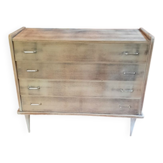 Spindle foot chest of drawers