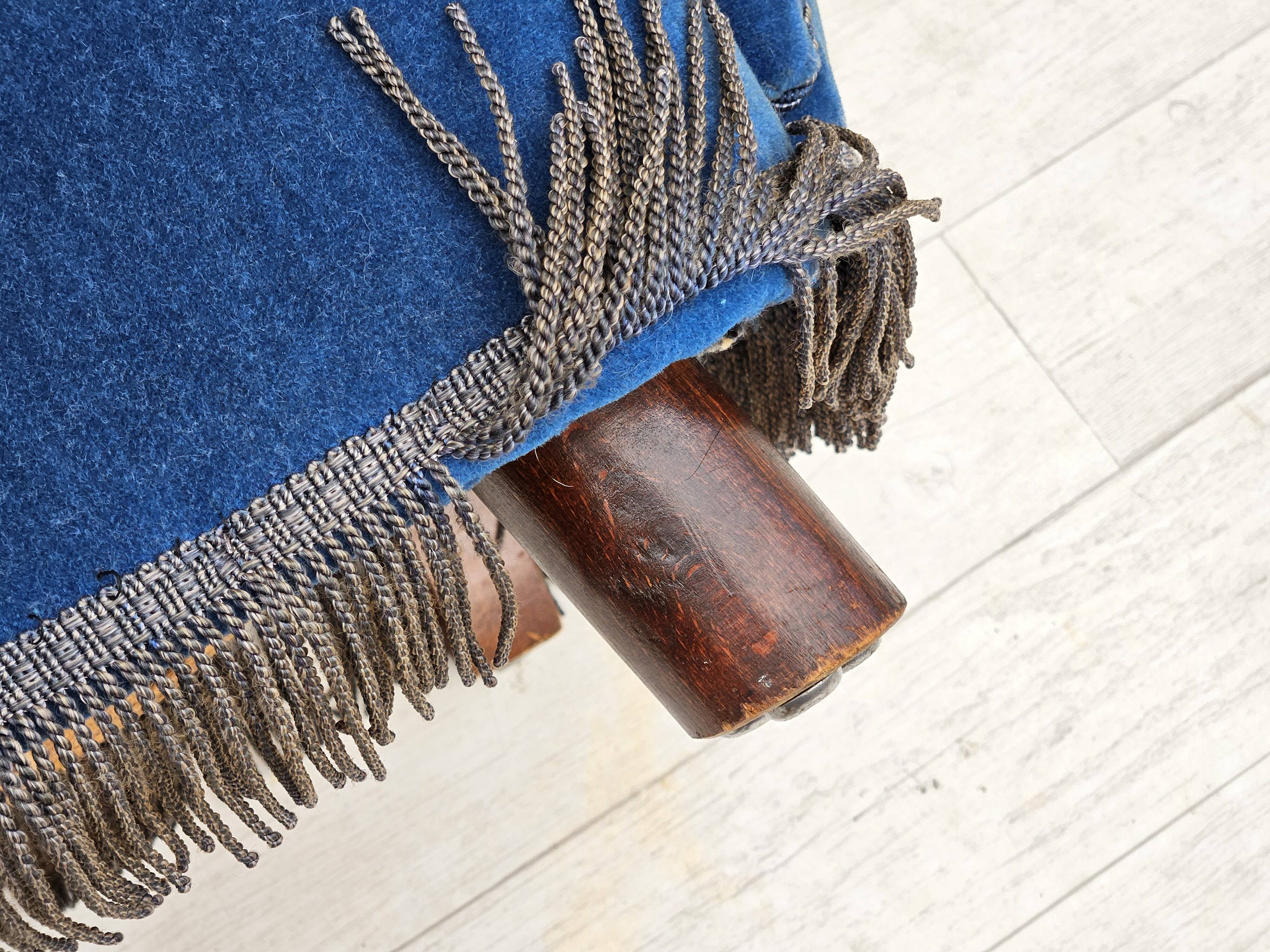 Années 1960, fauteuil relax danois à dossier haut, état d'origine, meuble en velours bleu.