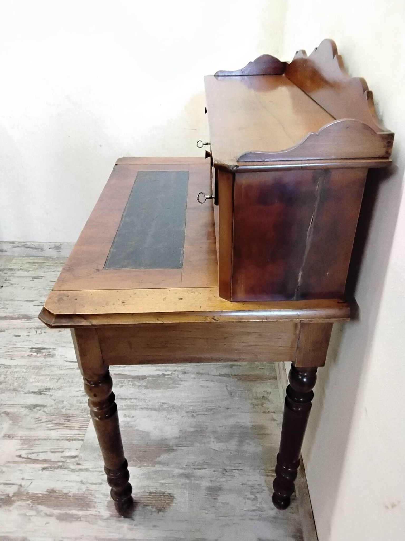 Writing desk